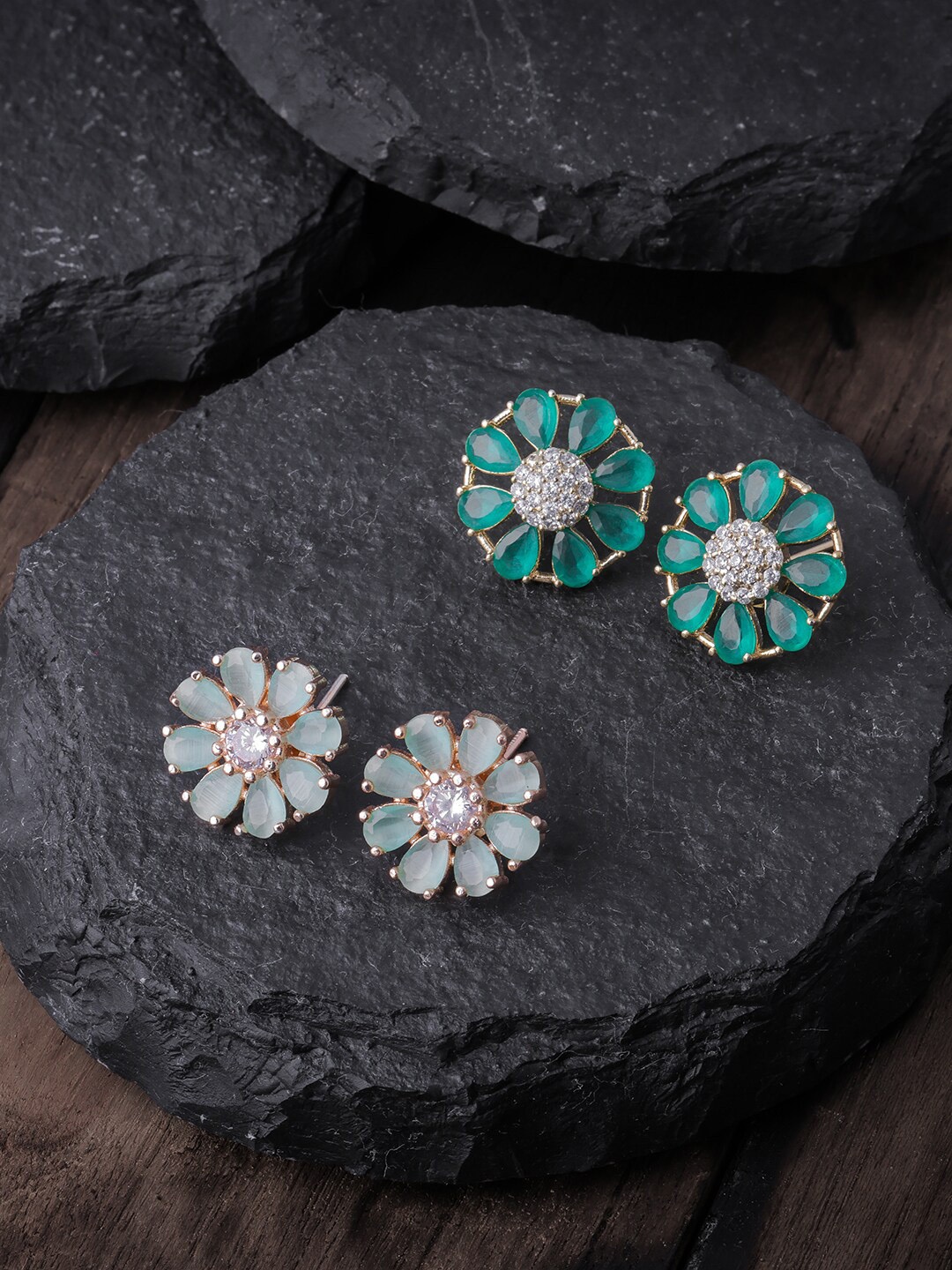 Brandsoon Pack Of 2 Sea Green & White Rose Gold-Plated AD-Studded Floral Studs Earrings
Brandsoon Pack Of 2 Sea Green & White Rose Gold-Plated AD-Studded Floral Studs Earrings