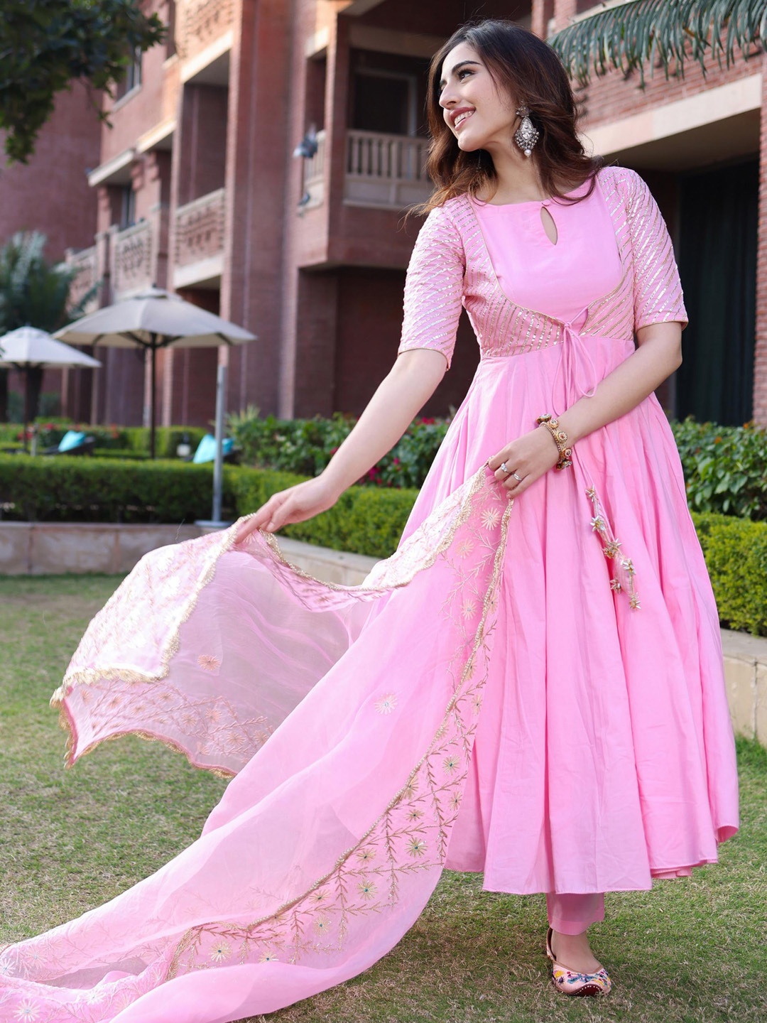 AACHHO Women Pink Embroidered Gotta Patti Pure Cotton Anarkali Pure Cotton Kurta Set
AACHHO Women Pink Embroidered Gotta Patti Pure Cotton Anarkali Pure Cotton Kurta Set