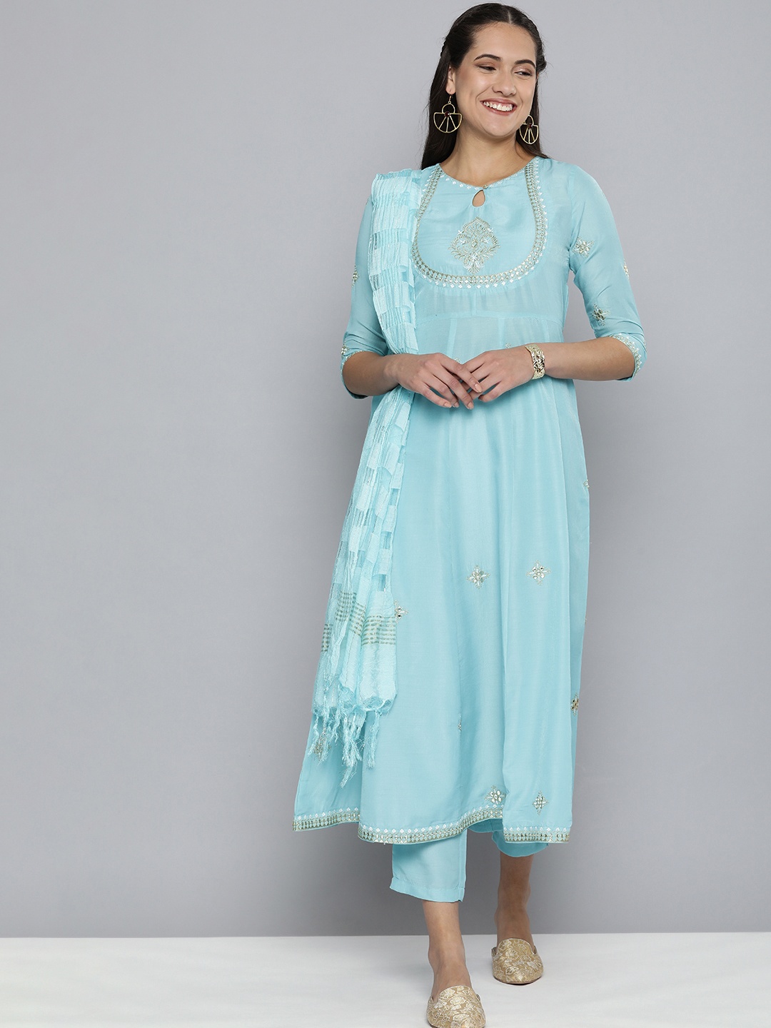 HERE&NOW Women Embroidered Yoke Design Mirror Work Kurta with Trousers & Dupatta, Blue
HERE&NOW Women Embroidered Yoke Design Mirror Work Kurta with Trousers & Dupatta, Blue