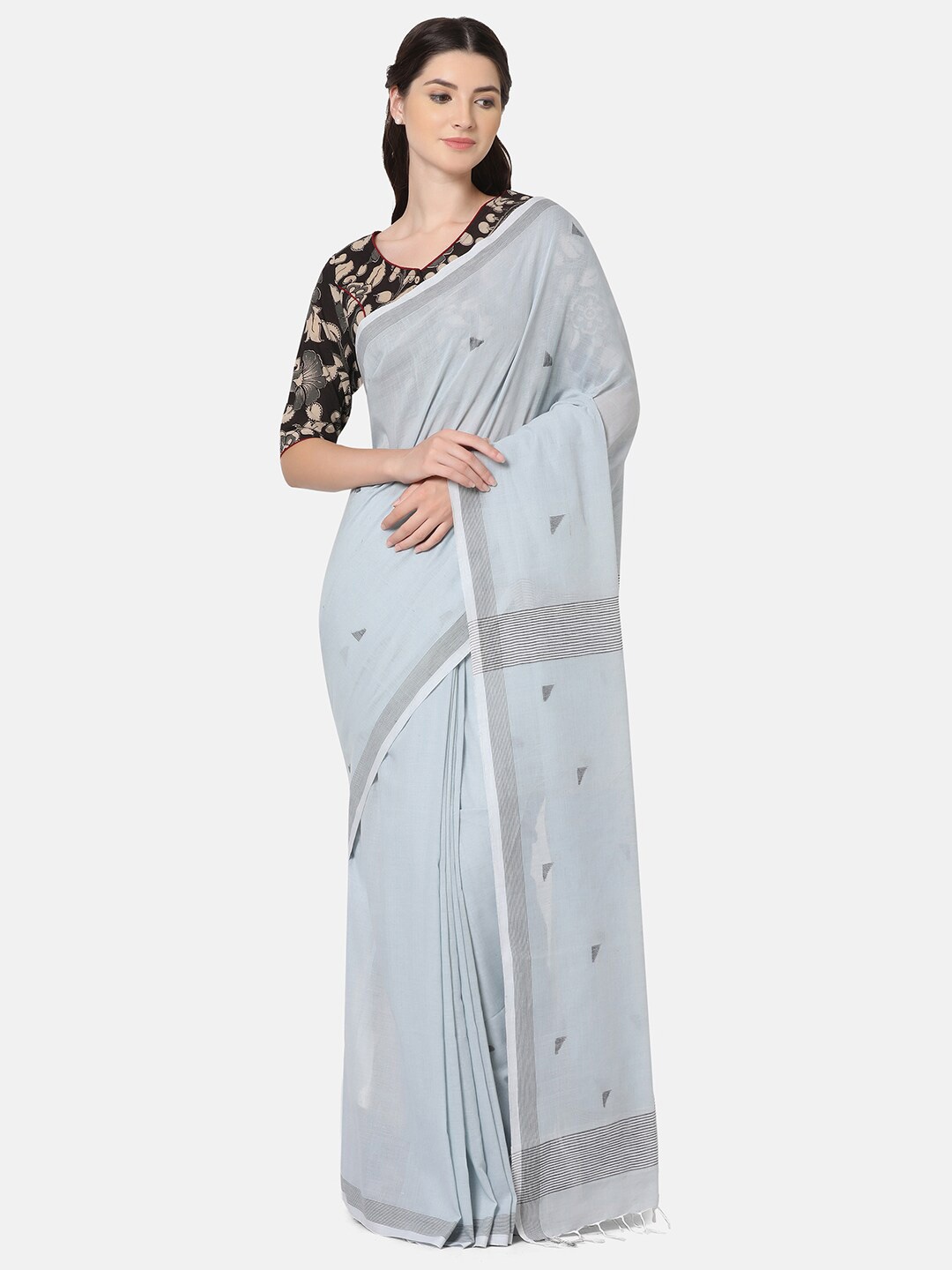 THE WEAVE TRAVELLER Grey & Silver-Toned Woven Design Zari Pure Cotton Jamdani Saree
THE WEAVE TRAVELLER Grey & Silver-Toned Woven Design Zari Pure Cotton Jamdani Saree
