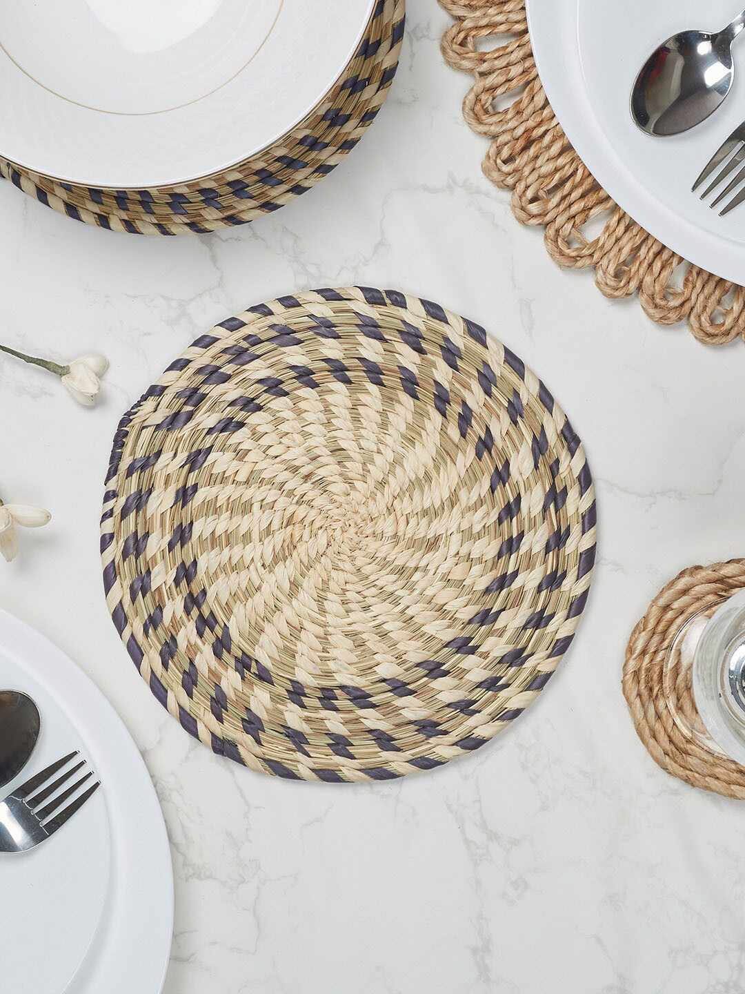 HomeTown Cream & Black Ebony Handmade Seagrass Trivet
HomeTown Cream & Black Ebony Handmade Seagrass Trivet