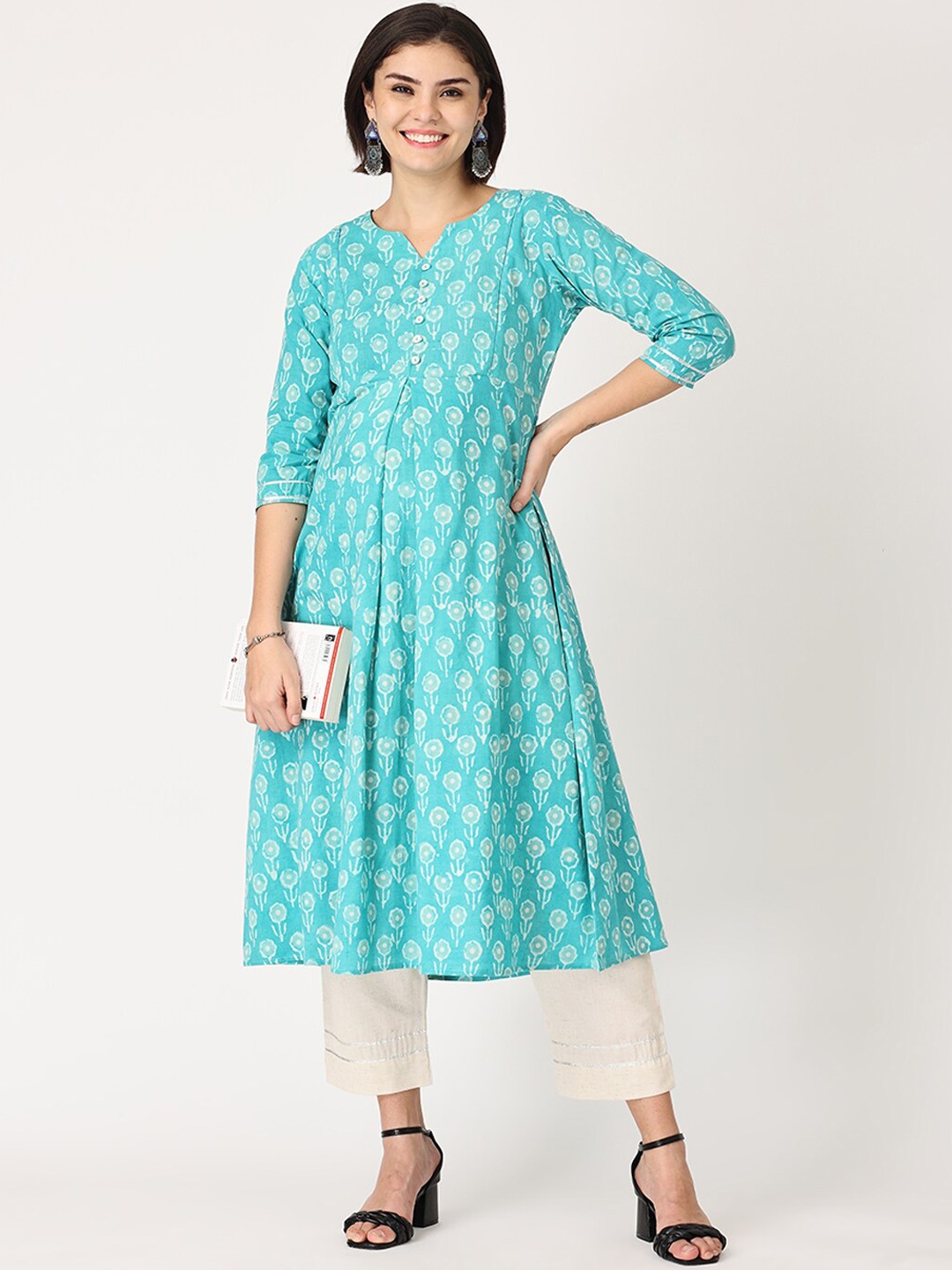 The Mom Store Women Blue Floral Dyed Pleated Pure Cotton Maternity Kurta with Trousers
The Mom Store Women Blue Floral Dyed Pleated Pure Cotton Maternity Kurta with Trousers