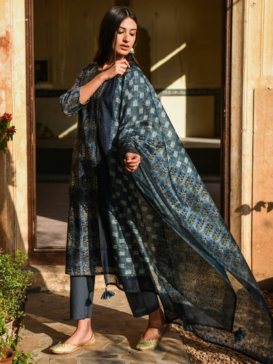 KARAJ JAIPUR Navy Blue Embroidered Mirror Work Kurta with Trousers & With Dupatta
KARAJ JAIPUR Navy Blue Embroidered Mirror Work Kurta with Trousers & With Dupatta