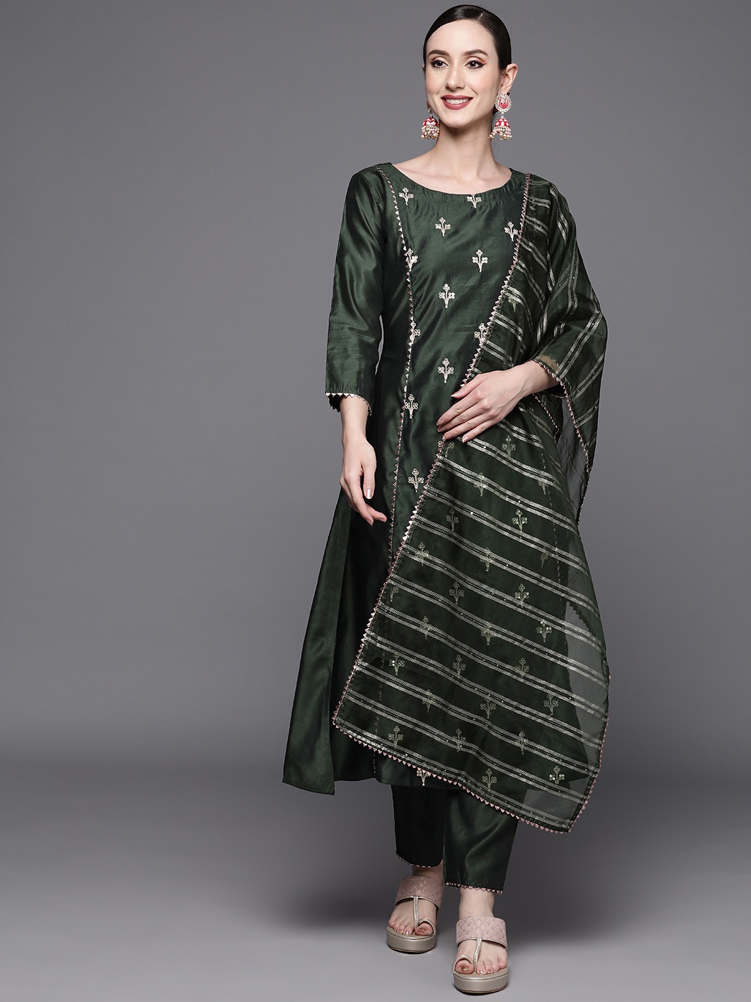 Indo Era Women Green Floral Embroidered Panelled Gotta Patti Liva Kurta with Trousers & With Dupatta
Indo Era Women Green Floral Embroidered Panelled Gotta Patti Liva Kurta with Trousers & With Dupatta