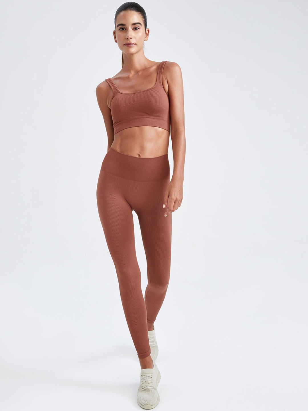 DeFacto Women Brown Solid Tights