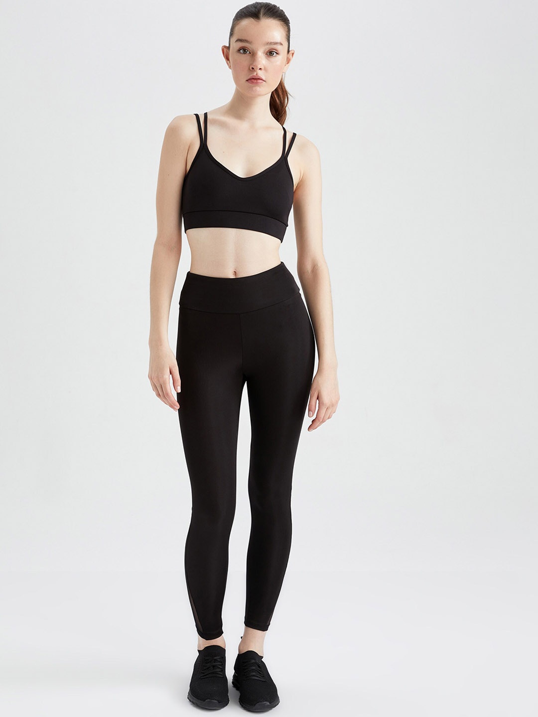 DeFacto Women Black Solid Tights