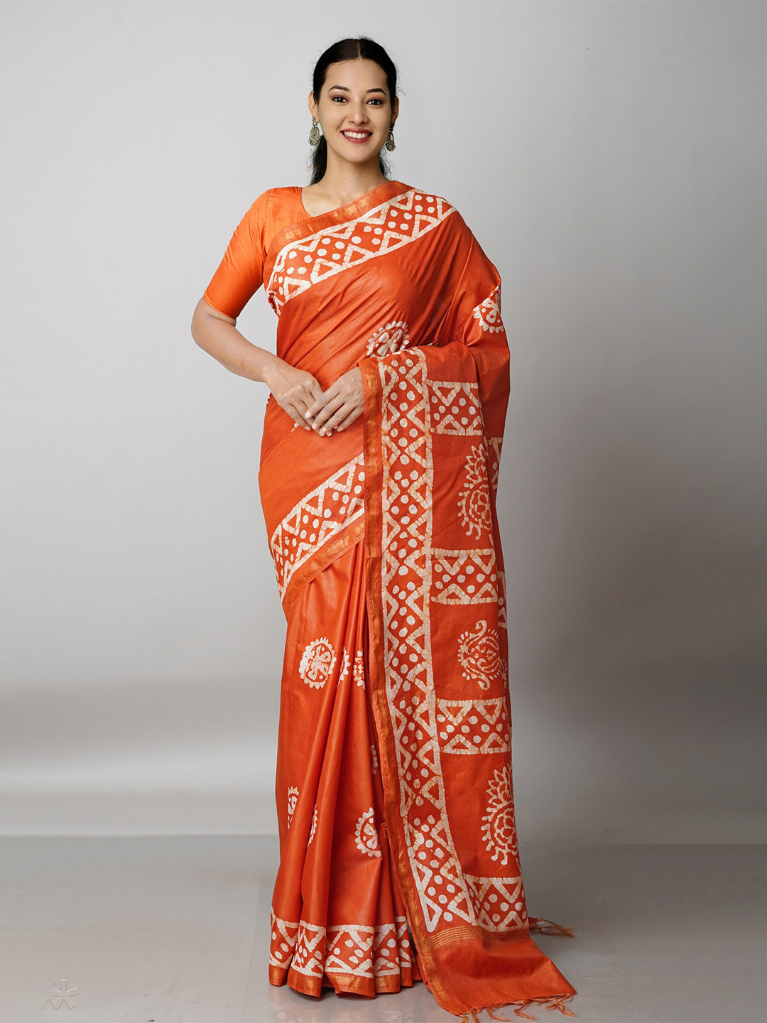 Unnati Silks Orange & White Batik Zari Pure Silk Handloom Chanderi Saree 
Unnati Silks Orange & White Batik Zari Pure Silk Handloom Chanderi Saree