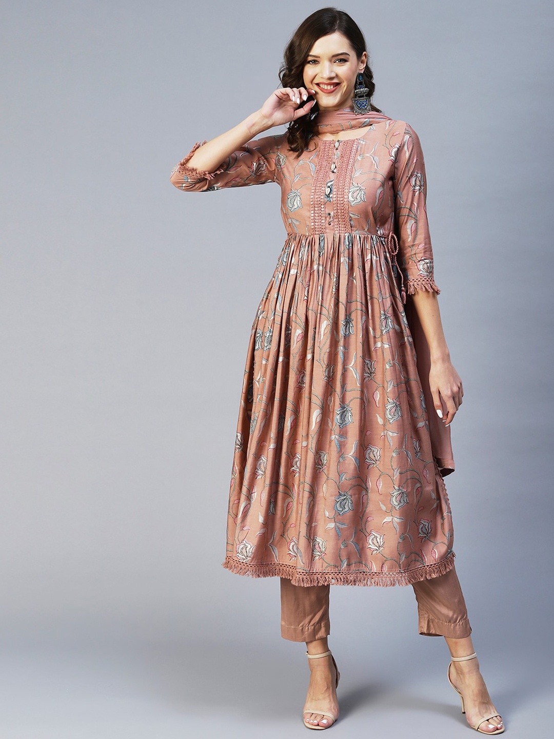 FASHOR Women Rose Gold Floral Pure Cotton Pleated Kurta With Trousers & With Dupatta
FASHOR Women Rose Gold Floral Pure Cotton Pleated Kurta With Trousers & With Dupatta