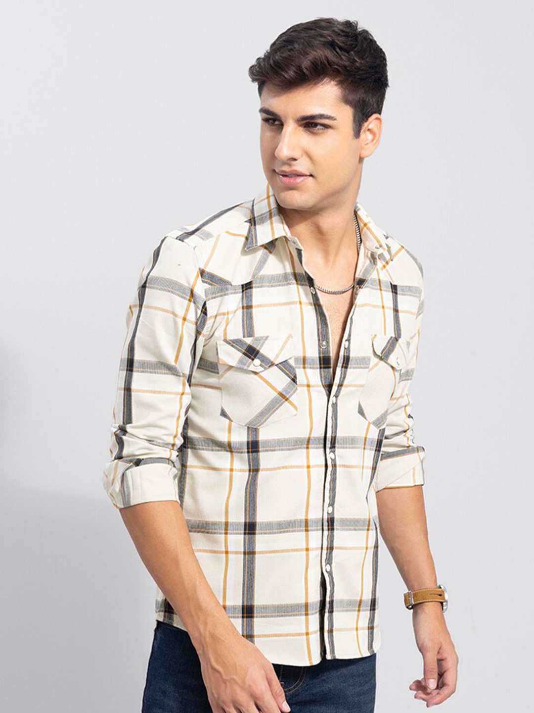 Snitch Men Cream-Coloured & Black Slim Fit Checked Cotton Casual Shirt
