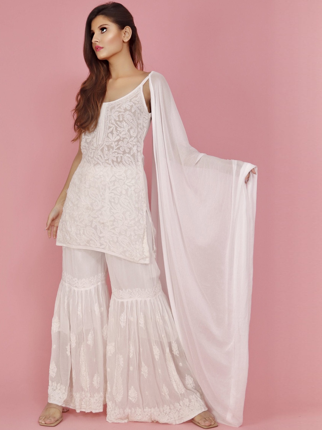 LABEL AISHWARYRIKA Women White Ethnic Motifs Embroidered Chikankari Silk Georgette Kurti with Sharara & With
LABEL AISHWARYRIKA Women White Ethnic Motifs Embroidered Chikankari Silk Georgette Kurti with Sharara & With
