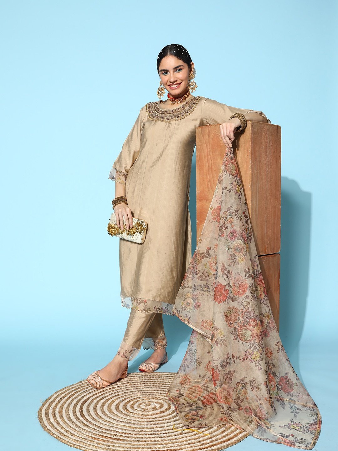 SheWill Women Beige Floral Yoke Design Gotta Patti Kurta with Trousers & With Dupatta
SheWill Women Beige Floral Yoke Design Gotta Patti Kurta with Trousers & With Dupatta