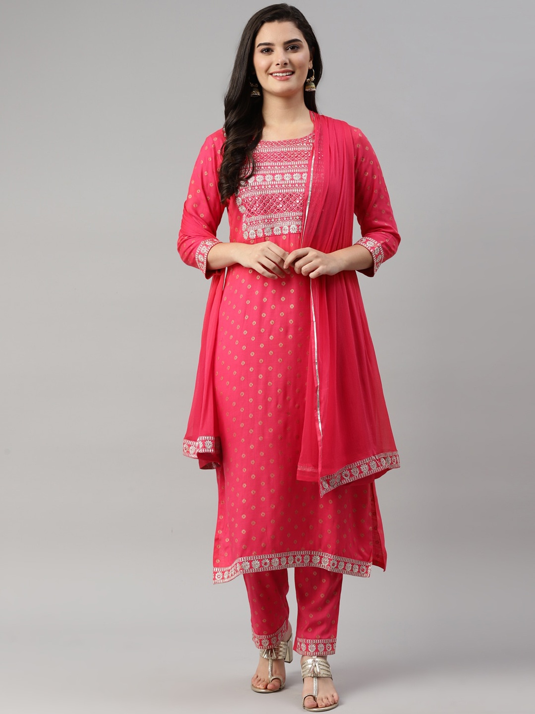 MAAND Women Pink Ethnic Motifs Printed Thread Work Kurta with Trousers & With Dupatta
MAAND Women Pink Ethnic Motifs Printed Thread Work Kurta with Trousers & With Dupatta