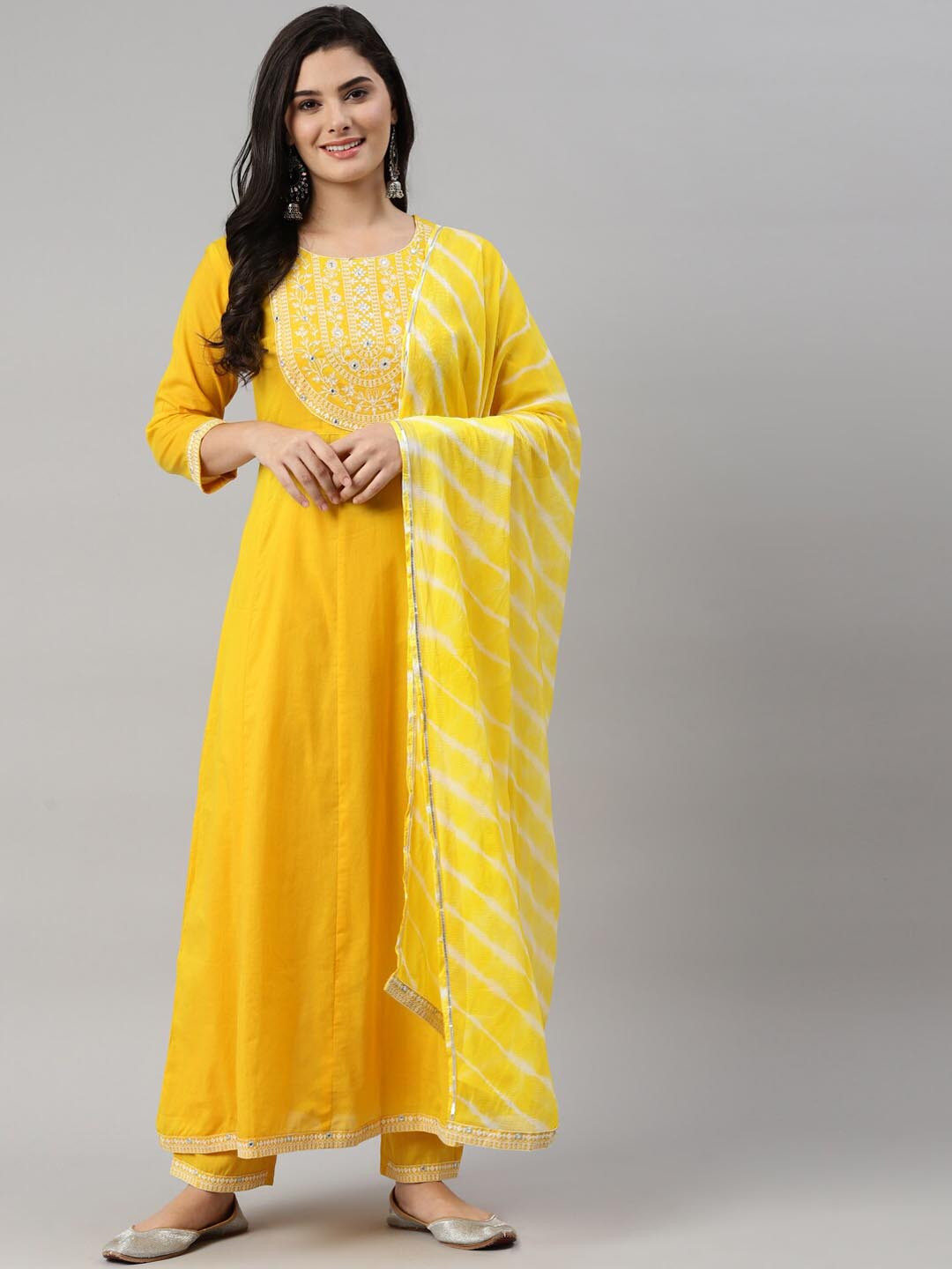 MAAND Yellow Ethnic Motifs Embroidered Thread Work Kurta with Trousers & With Dupatta
MAAND Yellow Ethnic Motifs Embroidered Thread Work Kurta with Trousers & With Dupatta