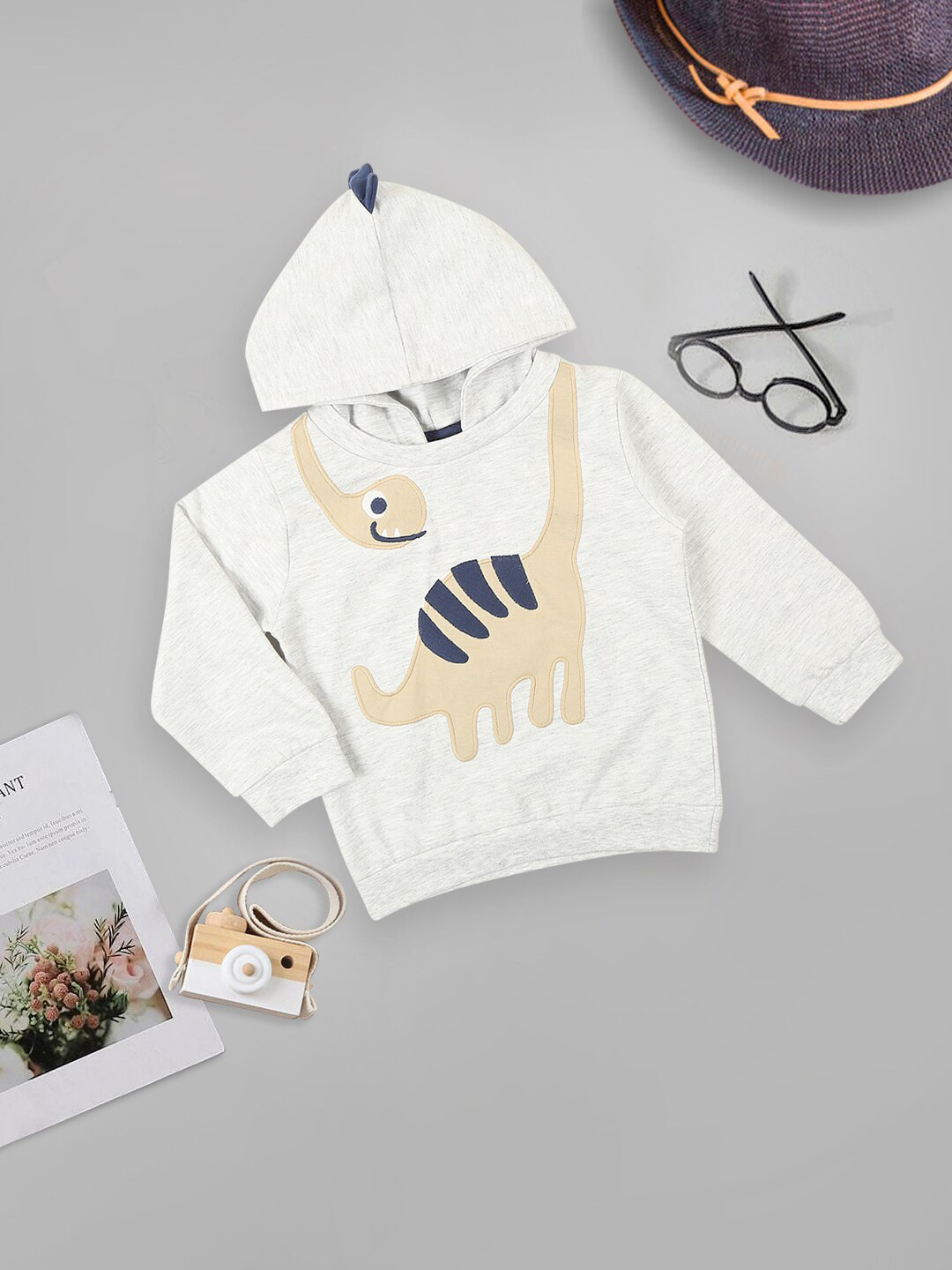 MeeMee Boys Grey Melange Printed Cotton Hooded Sweatshirt
MeeMee Boys Grey Melange Printed Cotton Hooded Sweatshirt