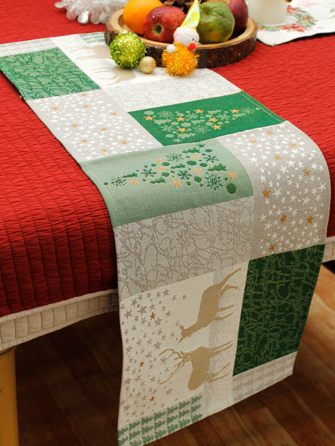 AVI Living Green Jaquard Woven Table Runner 
AVI Living Green Jaquard Woven Table Runner