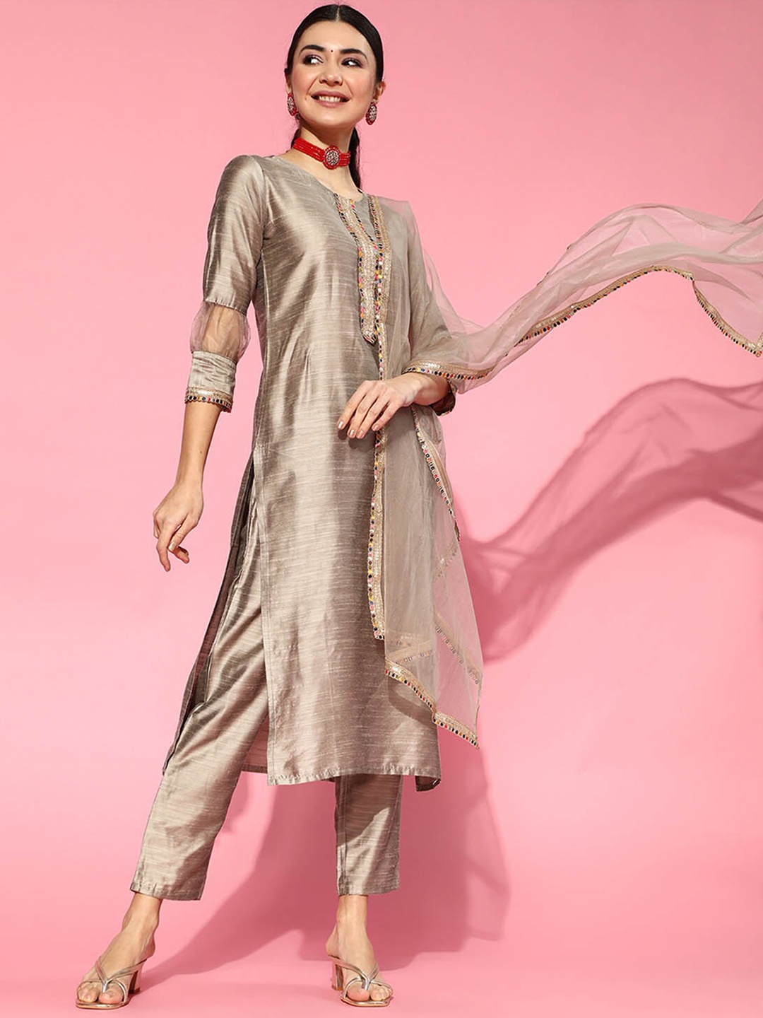 ODETTE Grey Ethnic Motifs Embroidered Thread Work Kurta with Trousers & With Dupatta
ODETTE Grey Ethnic Motifs Embroidered Thread Work Kurta with Trousers & With Dupatta