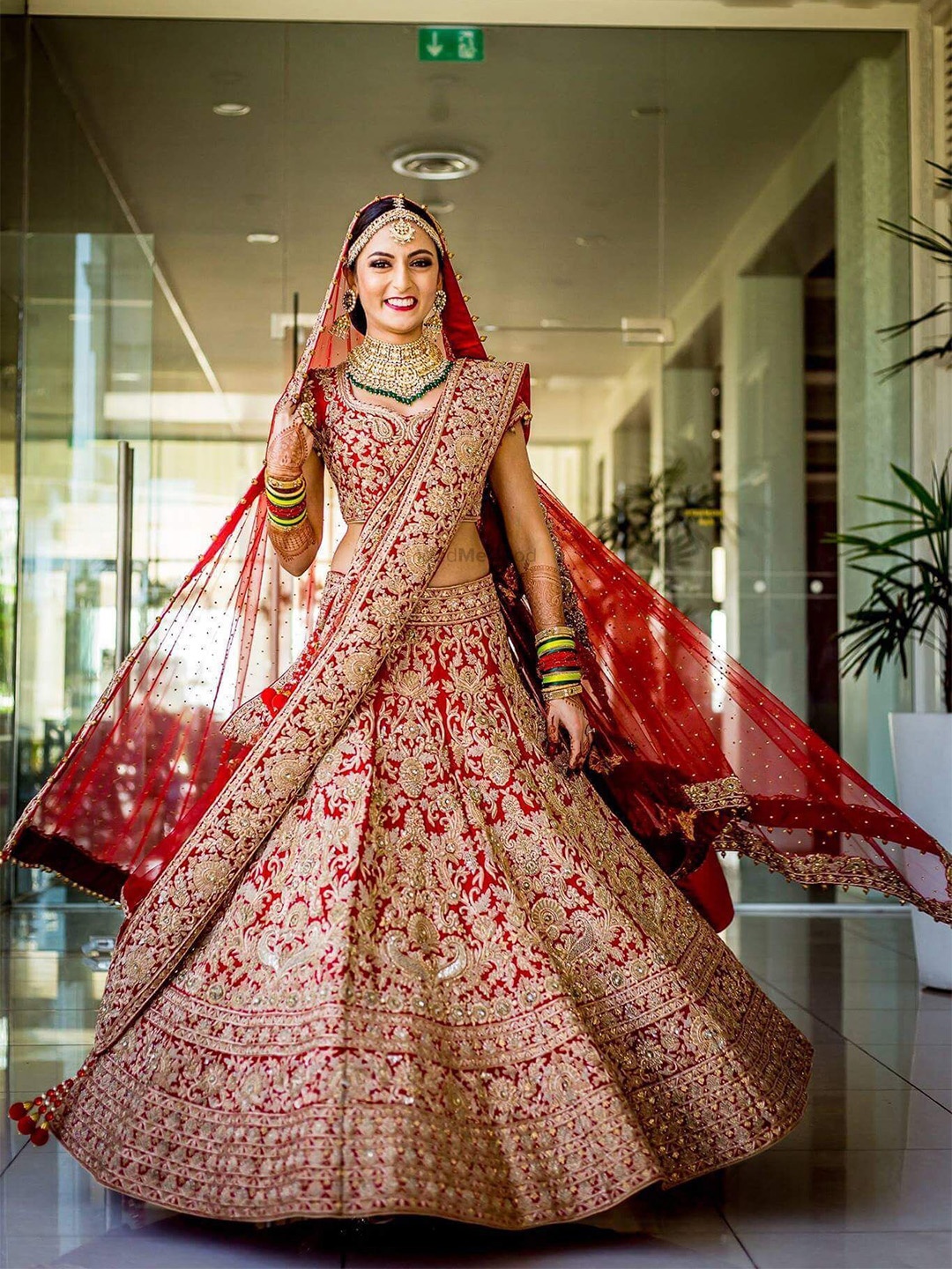 Zainab chottani Red & Gold-Toned Embroidered Semi-Stitch Lehenga Unstitch Blouse & Dupatta
Zainab chottani Red & Gold-Toned Embroidered Semi-Stitch Lehenga Unstitch Blouse & Dupatta
