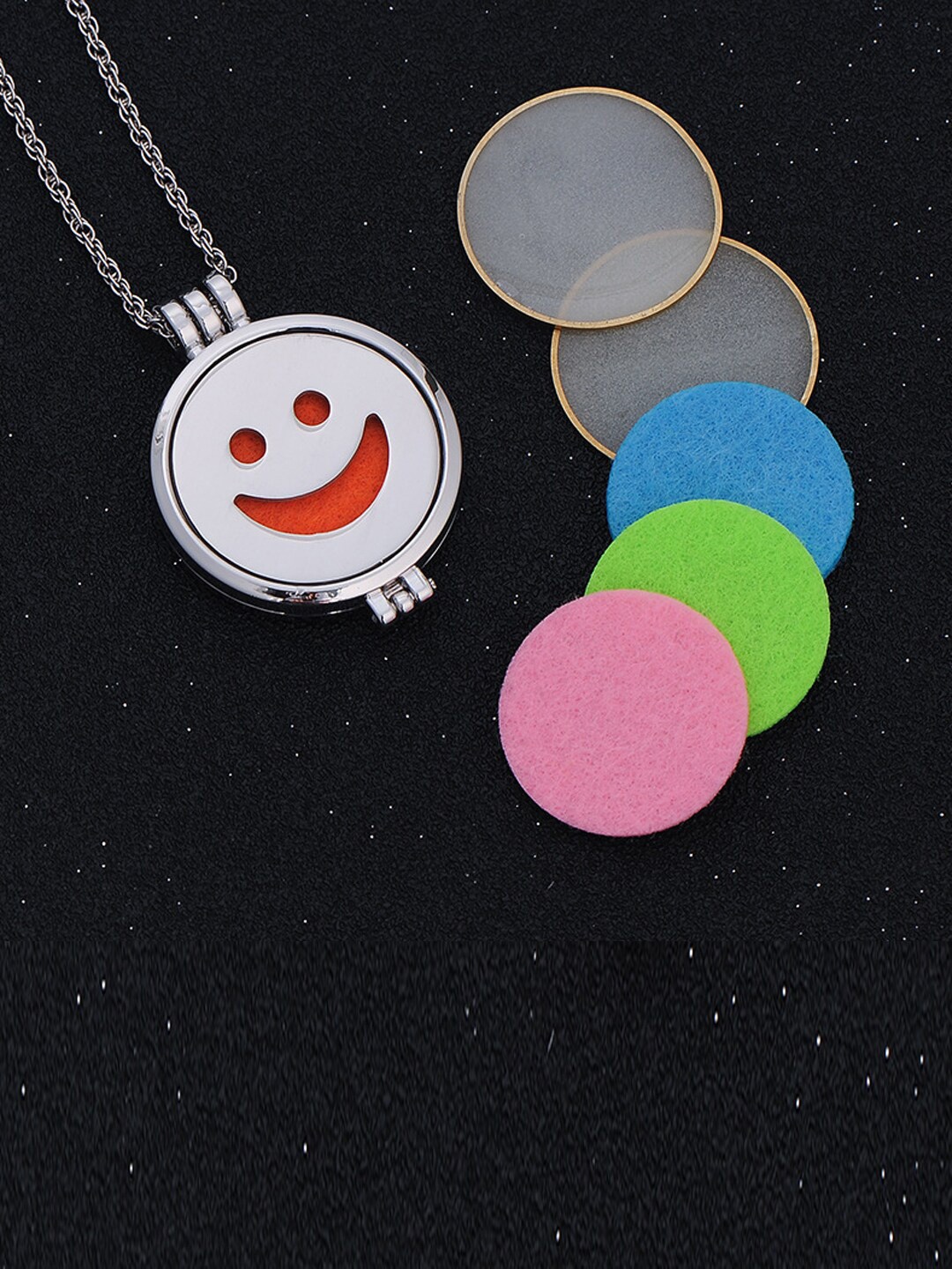 Young & Forever Silver-Plated Aromatherapy Essential Oil Locket Pendant Perfume Necklace
Young & Forever Silver-Plated Aromatherapy Essential Oil Locket Pendant Perfume Necklace