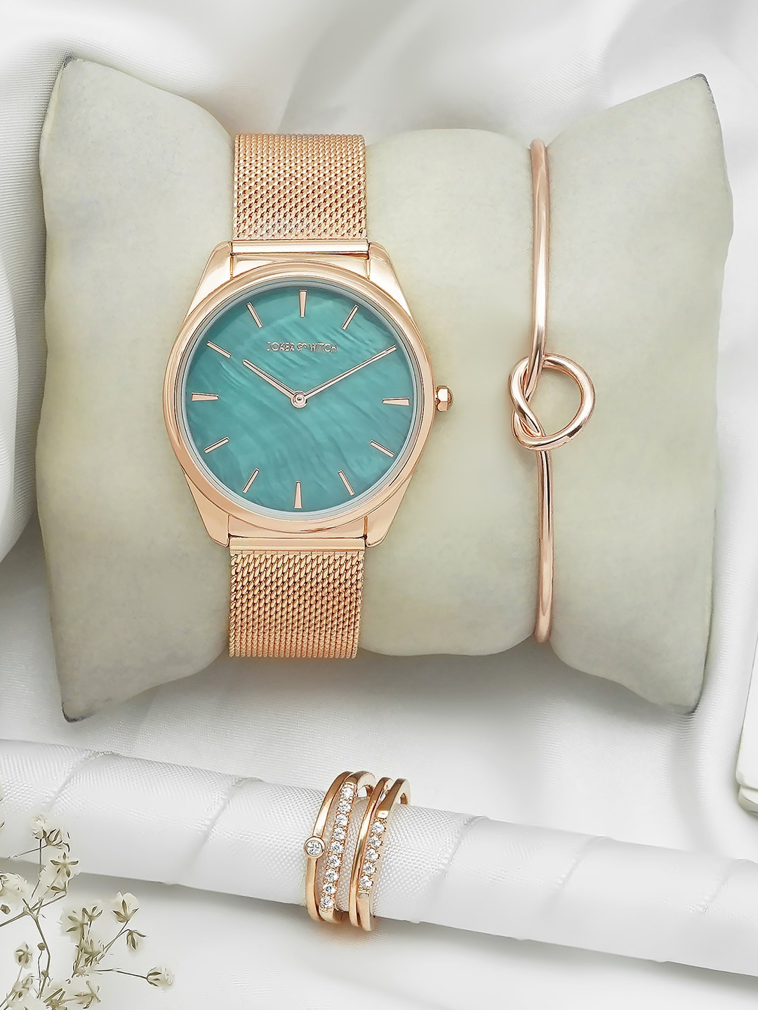 JOKER & WITCH Women Rose Gold Toned Bracelet Style Straps Watch With Bracelet & Ring
JOKER & WITCH Women Rose Gold Toned Bracelet Style Straps Watch With Bracelet & Ring