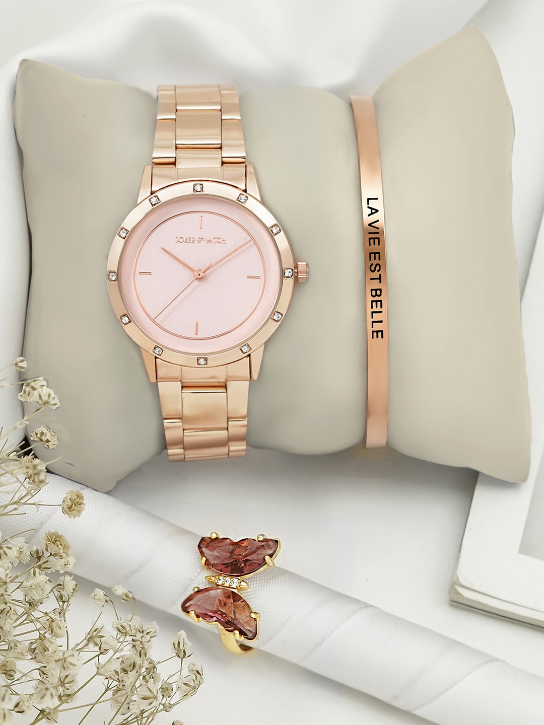 JOKER & WITCH Women Rose Gold Toned & Pink Analogue Watch With Bracelet And Ring Gift Set
JOKER & WITCH Women Rose Gold Toned & Pink Analogue Watch With Bracelet And Ring Gift Set