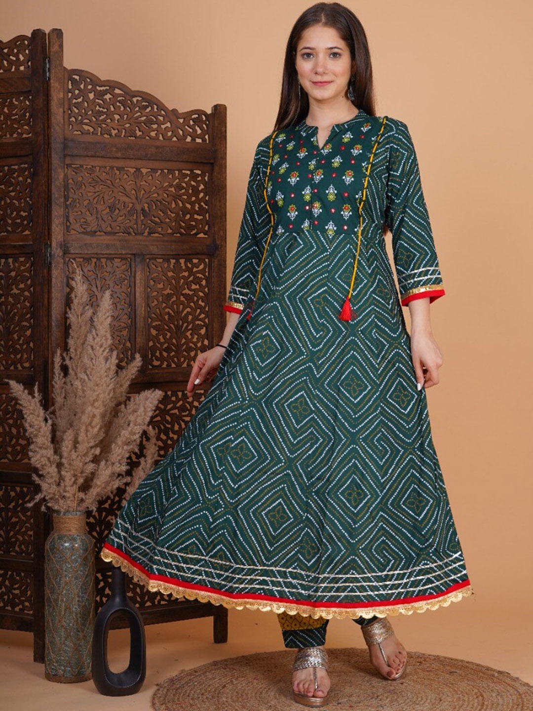 misbis Green Ethnic Motifs Printed Mirror Work Kurta with Trousers & With Dupatta
misbis Green Ethnic Motifs Printed Mirror Work Kurta with Trousers & With Dupatta