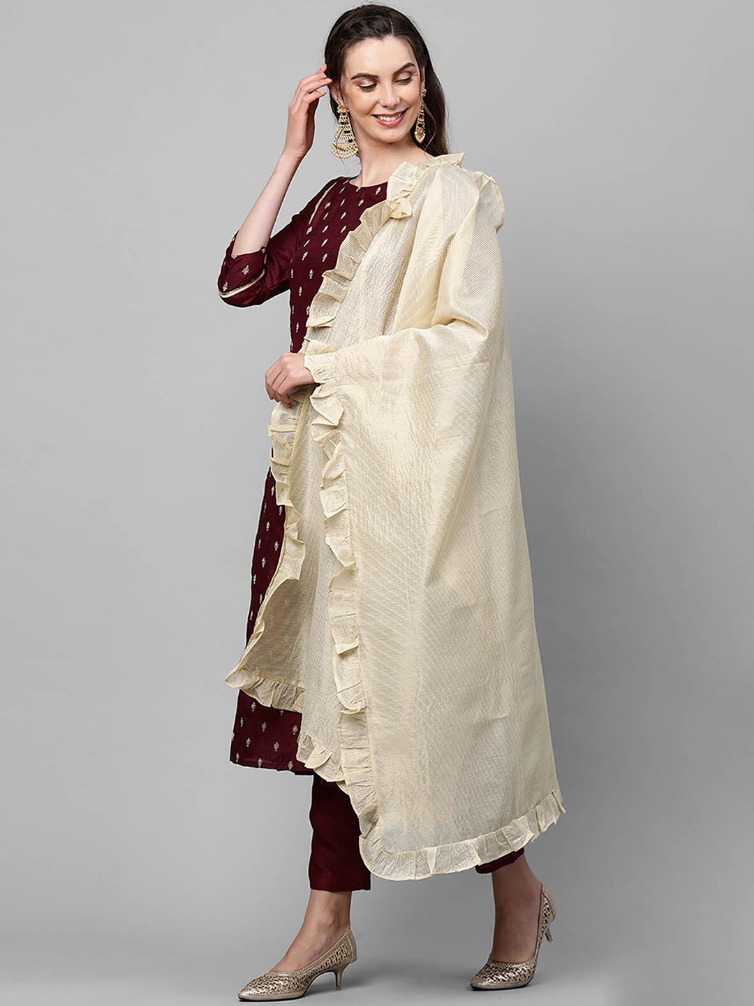 ODETTE Maroon Ethnic Motifs Embroidered Thread Work Kurta with Trousers & With Dupatta
ODETTE Maroon Ethnic Motifs Embroidered Thread Work Kurta with Trousers & With Dupatta