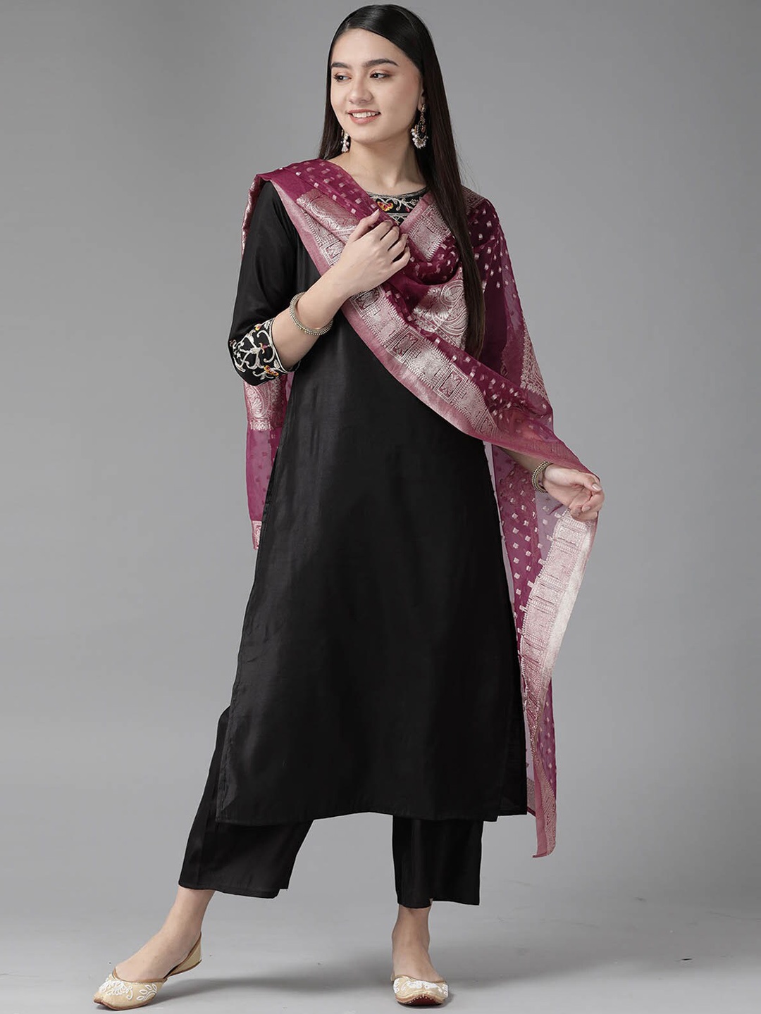 ODETTE Women Black Ethnic Motifs Embroidered Liva Kurta with Palazzos & With Dupatta
ODETTE Women Black Ethnic Motifs Embroidered Liva Kurta with Palazzos & With Dupatta
