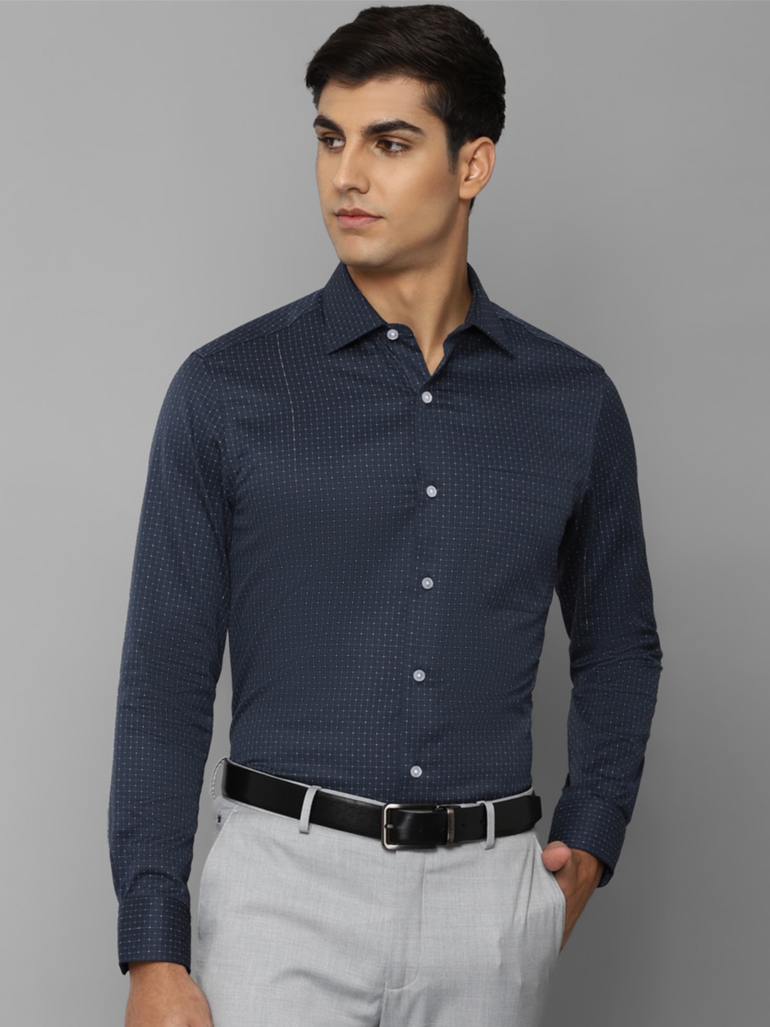 Louis Philippe Permapress Men Navy Blue Cotton Slim Fit Printed Wrinkle Free Formal Shirt
Louis Philippe Permapress Men Navy Blue Cotton Slim Fit Printed Wrinkle Free Formal Shirt