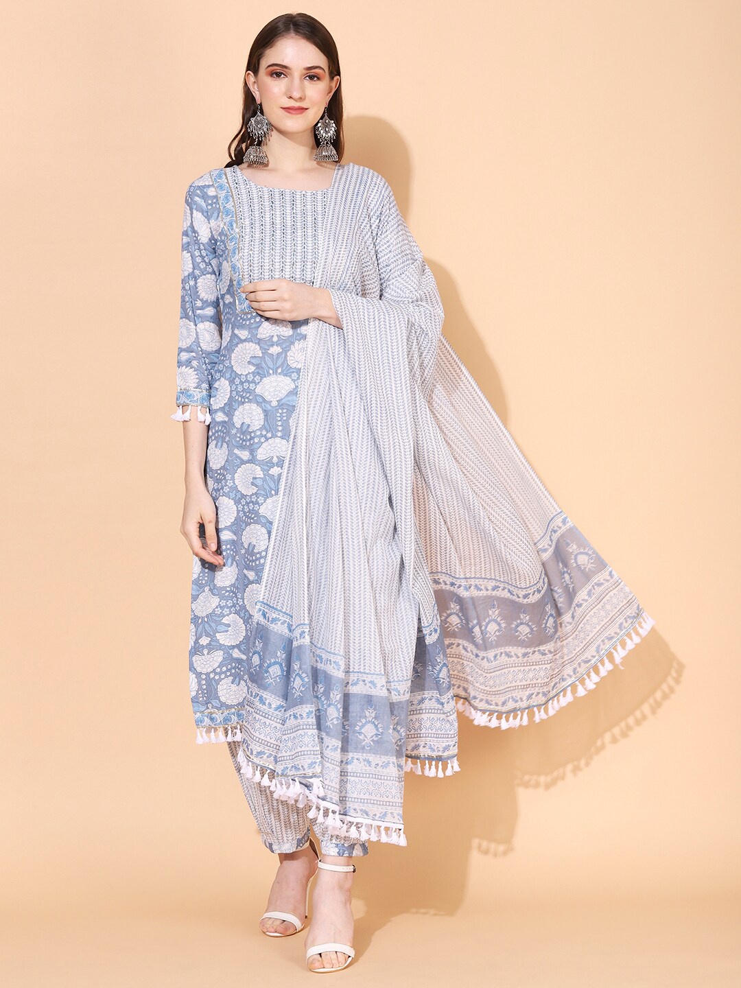 FASHOR Blue Floral Printed Gotta Patti Pure Cotton Kurta with Trousers & With Dupatta
FASHOR Blue Floral Printed Gotta Patti Pure Cotton Kurta with Trousers & With Dupatta