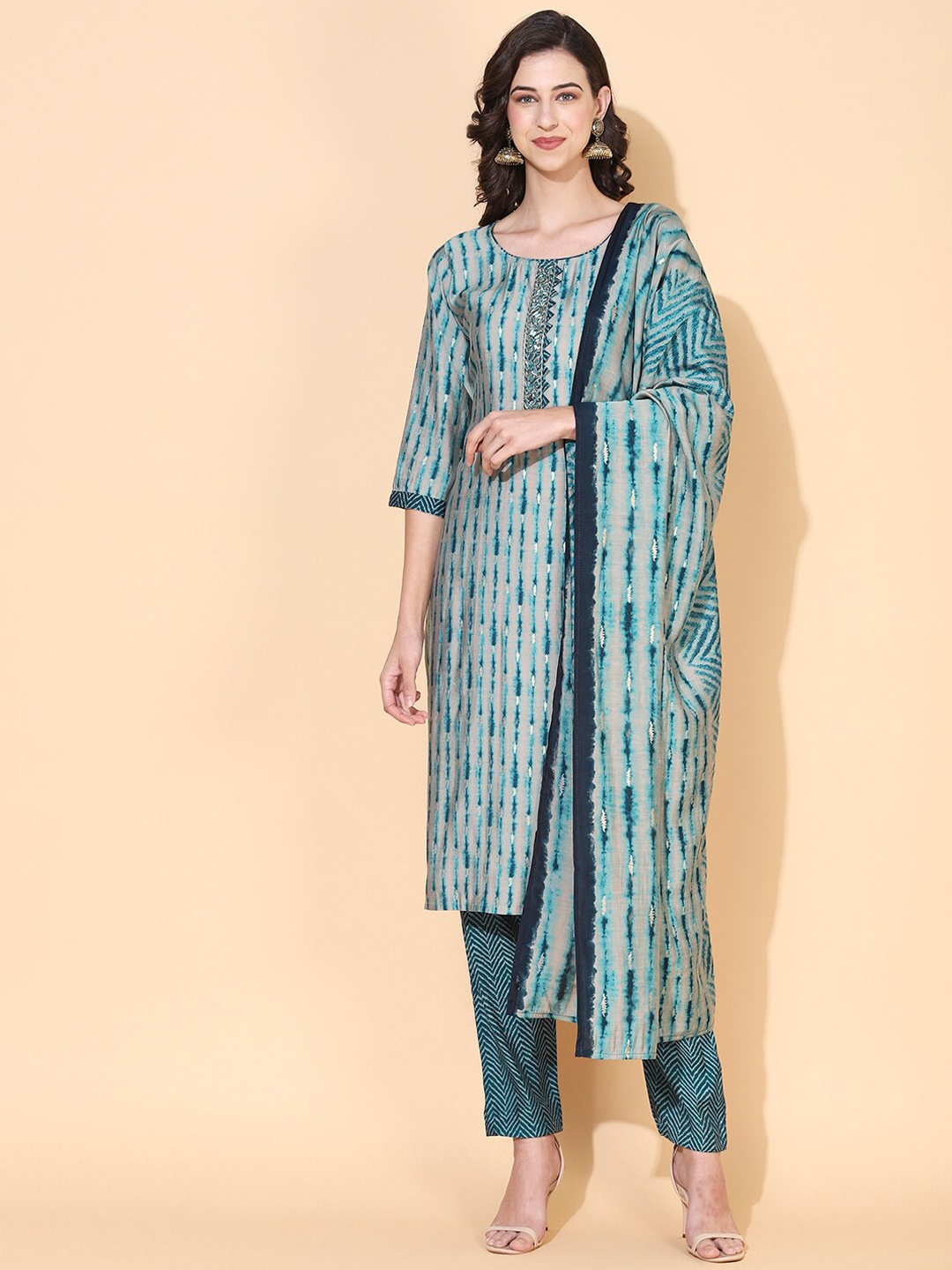 FASHOR Women Sea Green Printed Mirror Work Kurta with Trousers & With Dupatta
FASHOR Women Sea Green Printed Mirror Work Kurta with Trousers & With Dupatta