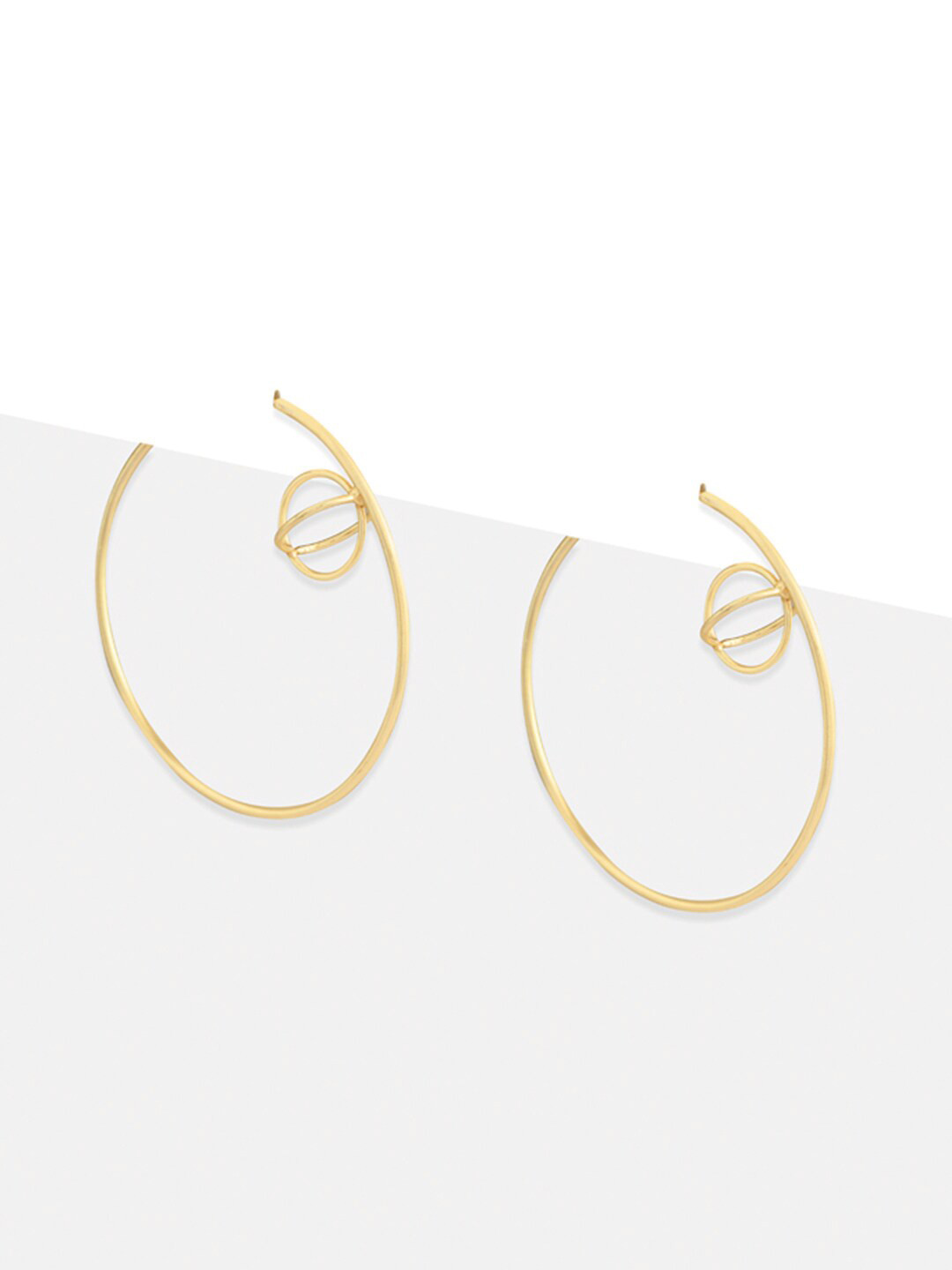 Tipsyfly Gold-Toned Circular Hoop Earrings
Tipsyfly Gold-Toned Circular Hoop Earrings