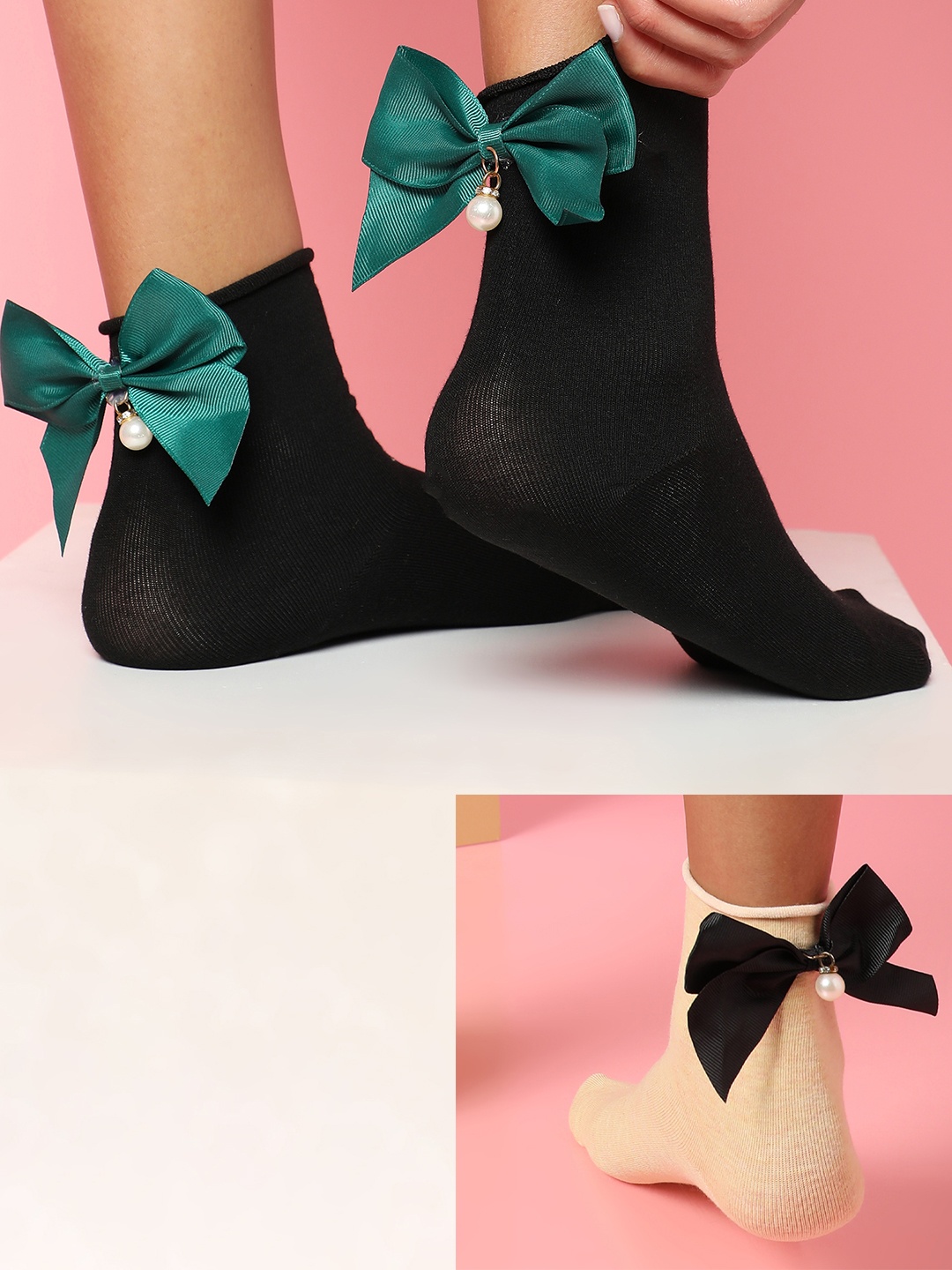 HAUTE SAUCE by Campus Sutra Women Beige & Black Pack Of 2 Cotton Bow Ankle Length Socks
HAUTE SAUCE by Campus Sutra Women Beige & Black Pack Of 2 Cotton Bow Ankle Length Socks