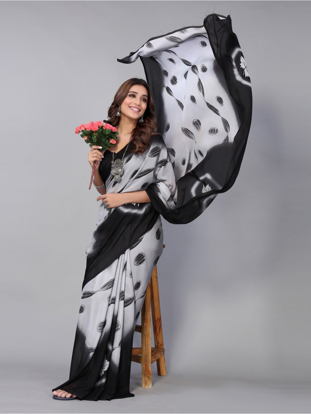 KALINI Black & Grey Abstract Printed Saree