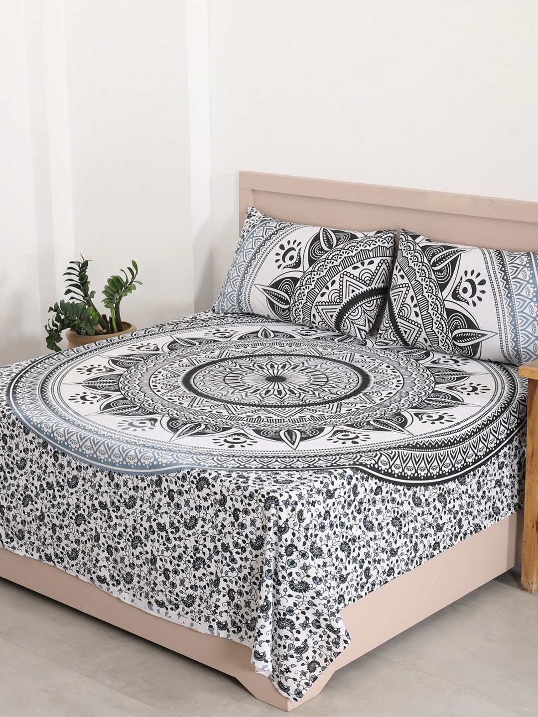 HANDICRAFT PALACE Black & White Printed 144 TC Cotton Queen Bedsheet with 2 Pillow Covers
HANDICRAFT PALACE Black & White Printed 144 TC Cotton Queen Bedsheet with 2 Pillow Covers