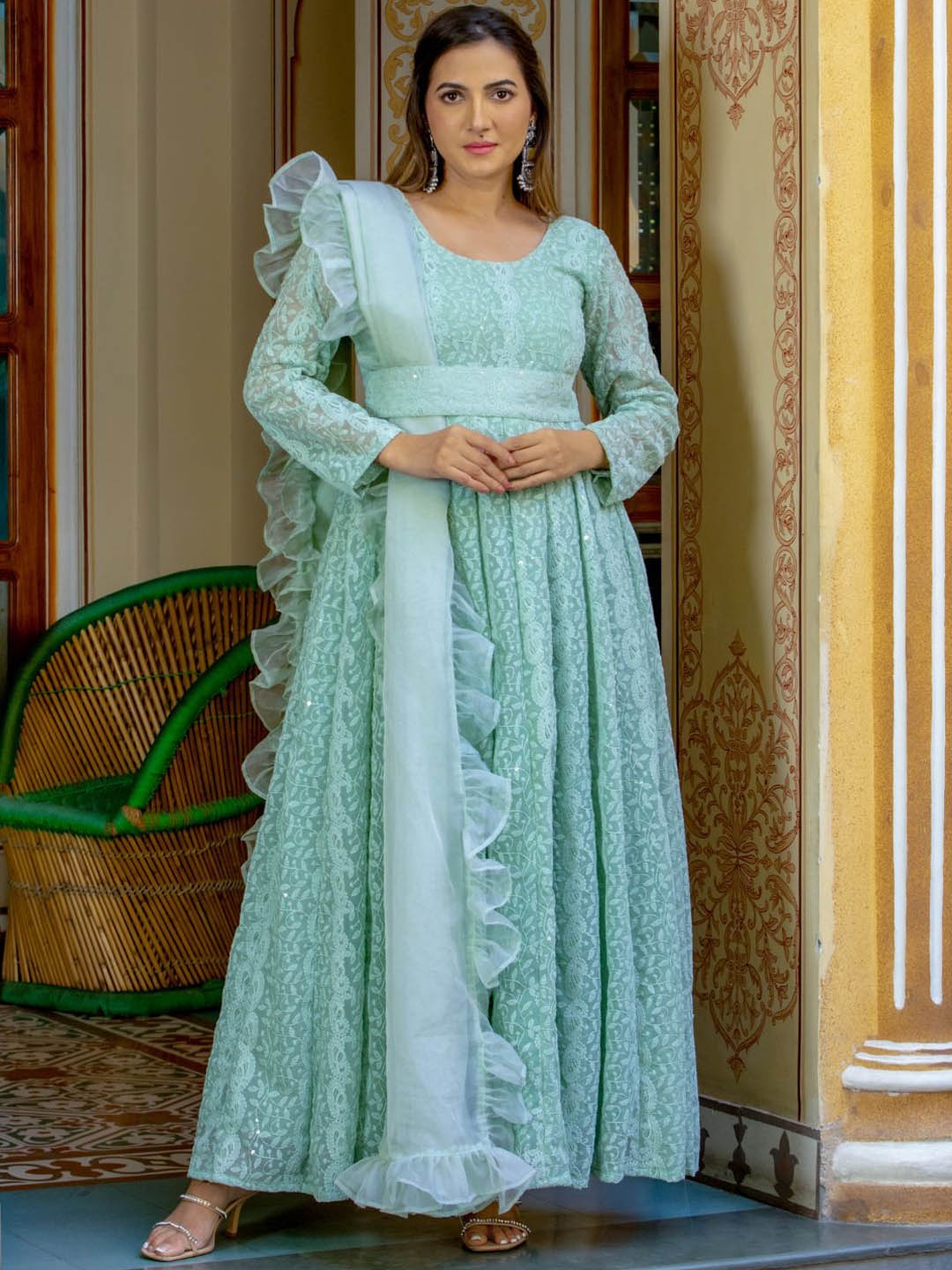 HOUSE OF JAMOTI Women Green Ethnic Motifs Embroidered Empire Chikankari Kurta with Trousers & With Dupatta
HOUSE OF JAMOTI Women Green Ethnic Motifs Embroidered Empire Chikankari Kurta with Trousers & With Dupatta