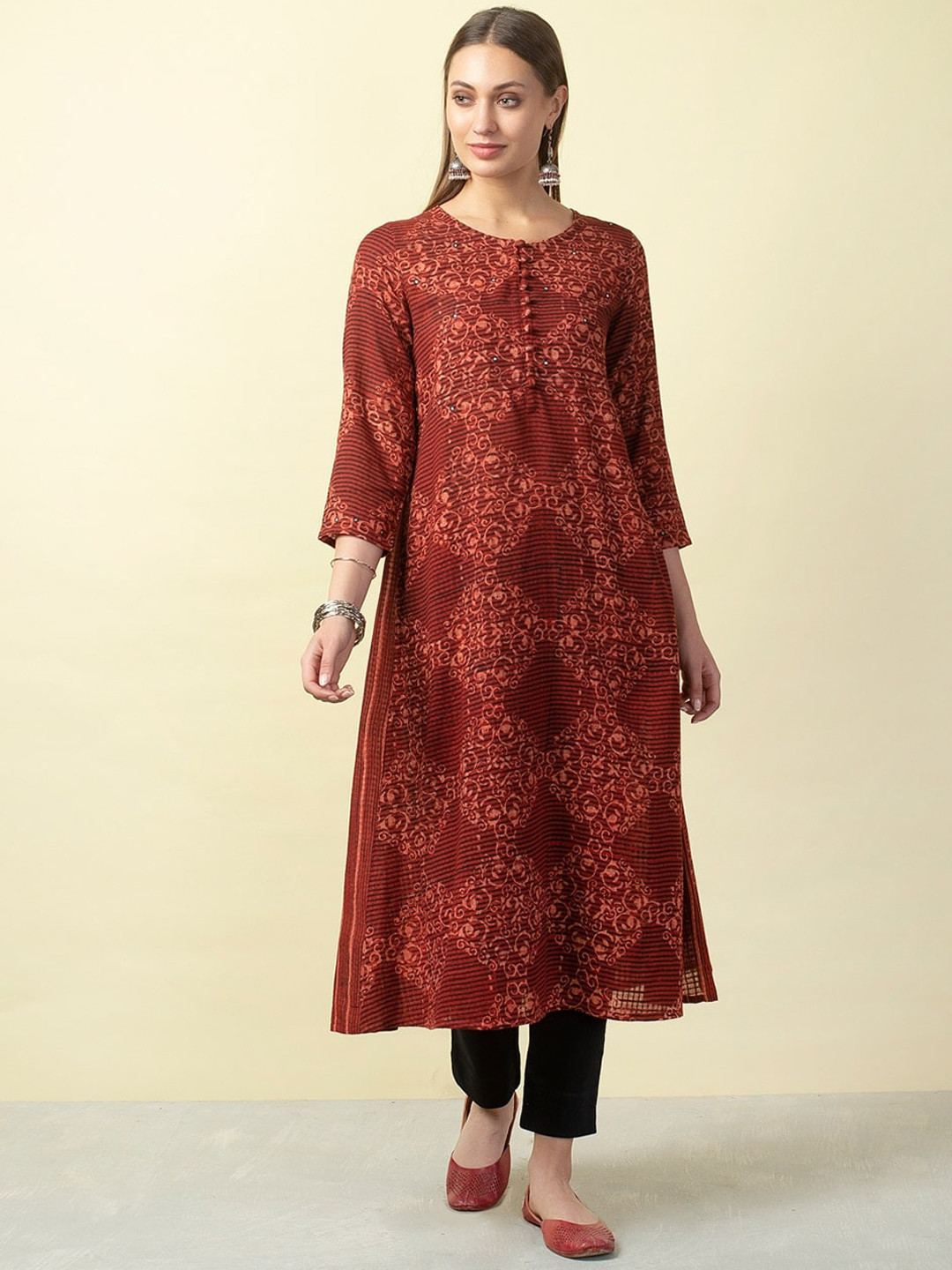 Fabindia Women Maroon Printed Keyhole Neck Flared Sleeves Kurta 
Fabindia Women Maroon Printed Keyhole Neck Flared Sleeves Kurta