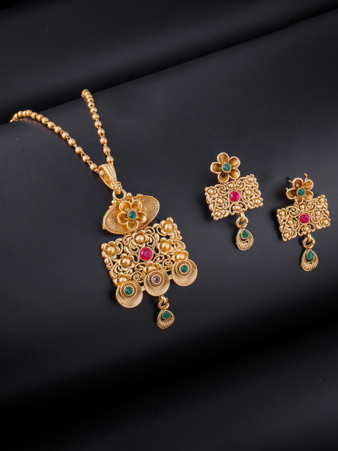 Brandsoon Red & Green Stones Studded One Gram Gold Plated Jewellery Set
Brandsoon Red & Green Stones Studded One Gram Gold Plated Jewellery Set