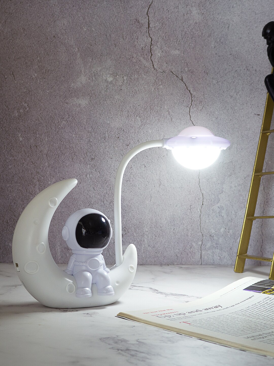 Golden Peacock Kids White & Black Solid 360 Degree Rotating LED Astronaut Desk Moon Study Lamp
Golden Peacock Kids White & Black Solid 360 Degree Rotating LED Astronaut Desk Moon Study Lamp