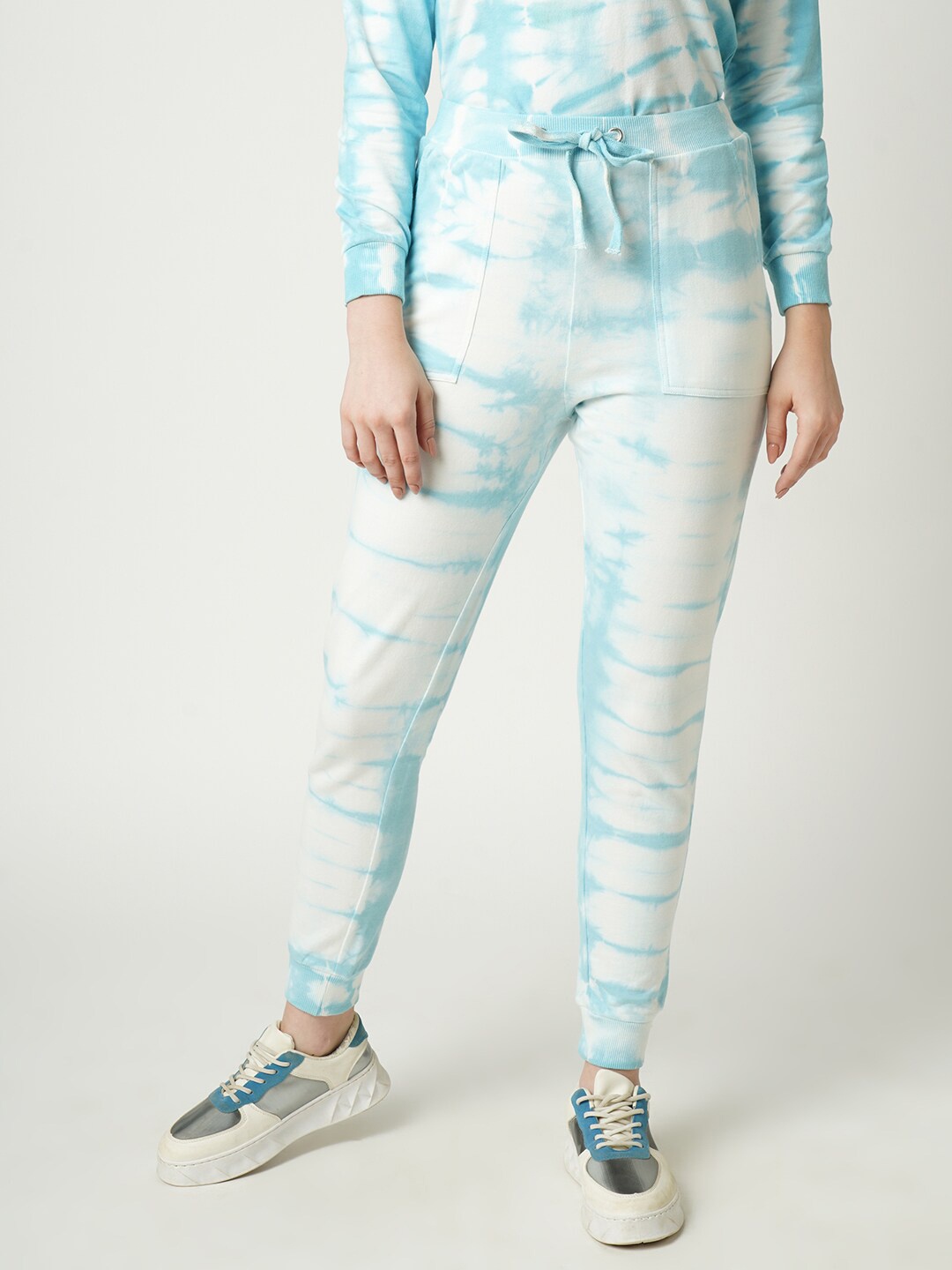 Kraus Jeans Women Tie and Dye Printed Slim Fit Pure Cotton High-Rise Track Pant, Blue
Kraus Jeans Women Tie and Dye Printed Slim Fit Pure Cotton High-Rise Track Pant, Blue