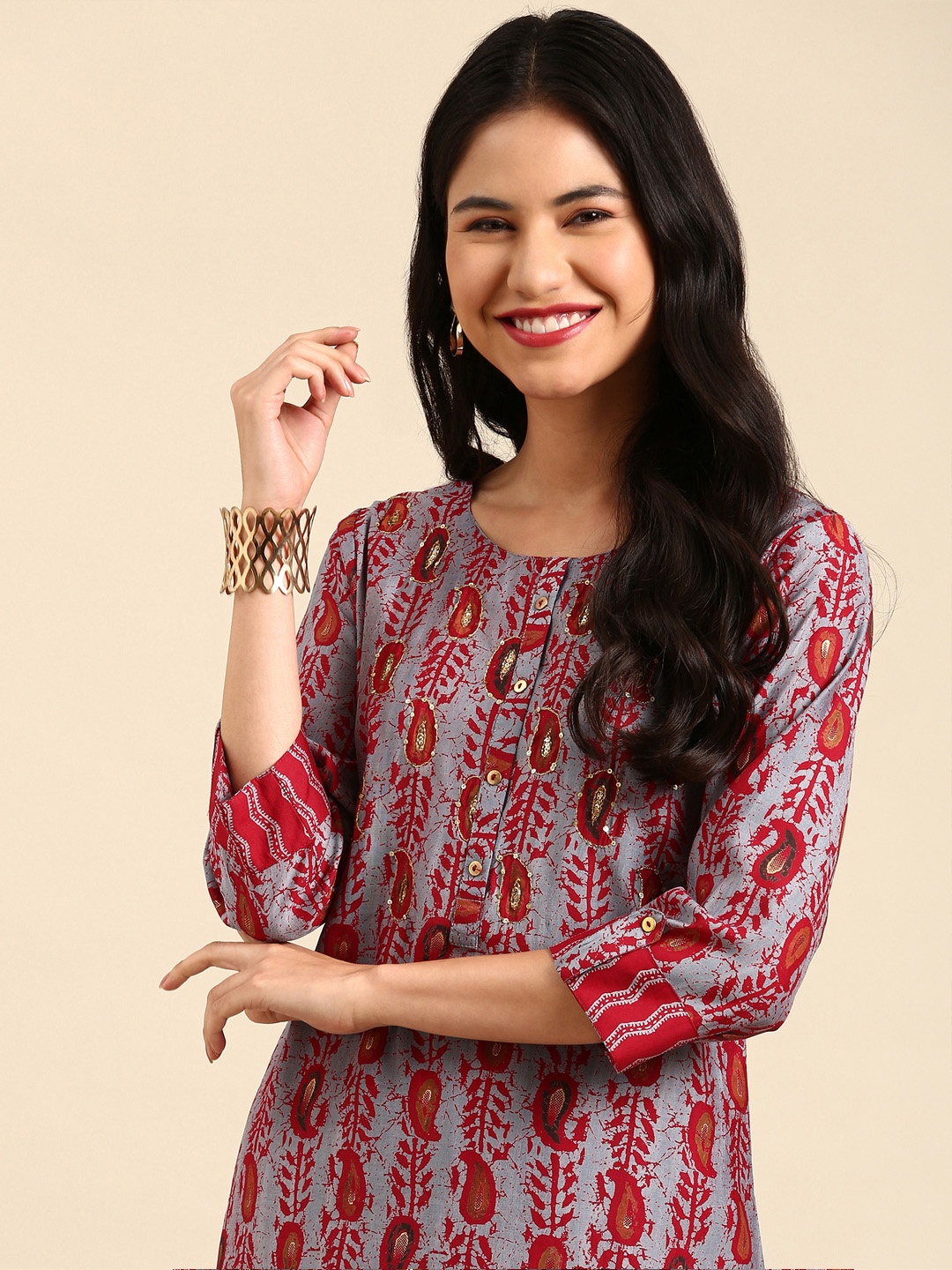 SHOWOFF Women Blue Ethnic Motifs Printed Sequinned Chanderi Cotton Kurta With Trousers
SHOWOFF Women Blue Ethnic Motifs Printed Sequinned Chanderi Cotton Kurta With Trousers