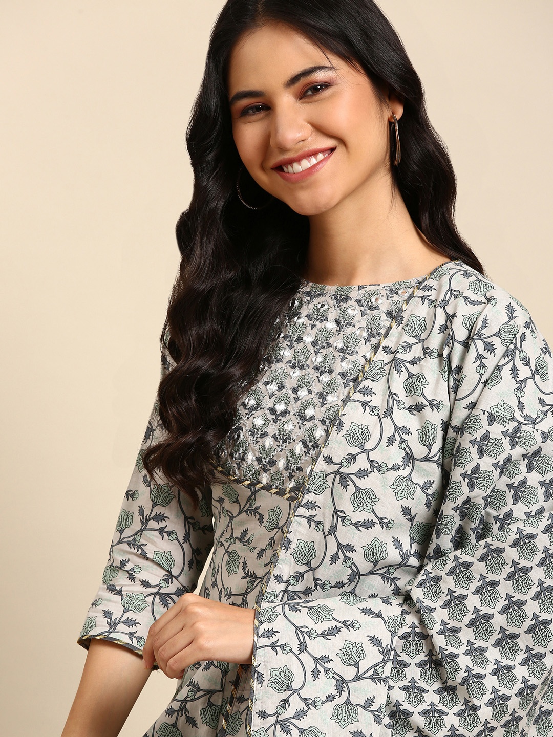 SHOWOFF Women Grey Ethnic Motifs Printed Mirror Work Kurta with Trousers & With Dupatta
SHOWOFF Women Grey Ethnic Motifs Printed Mirror Work Kurta with Trousers & With Dupatta