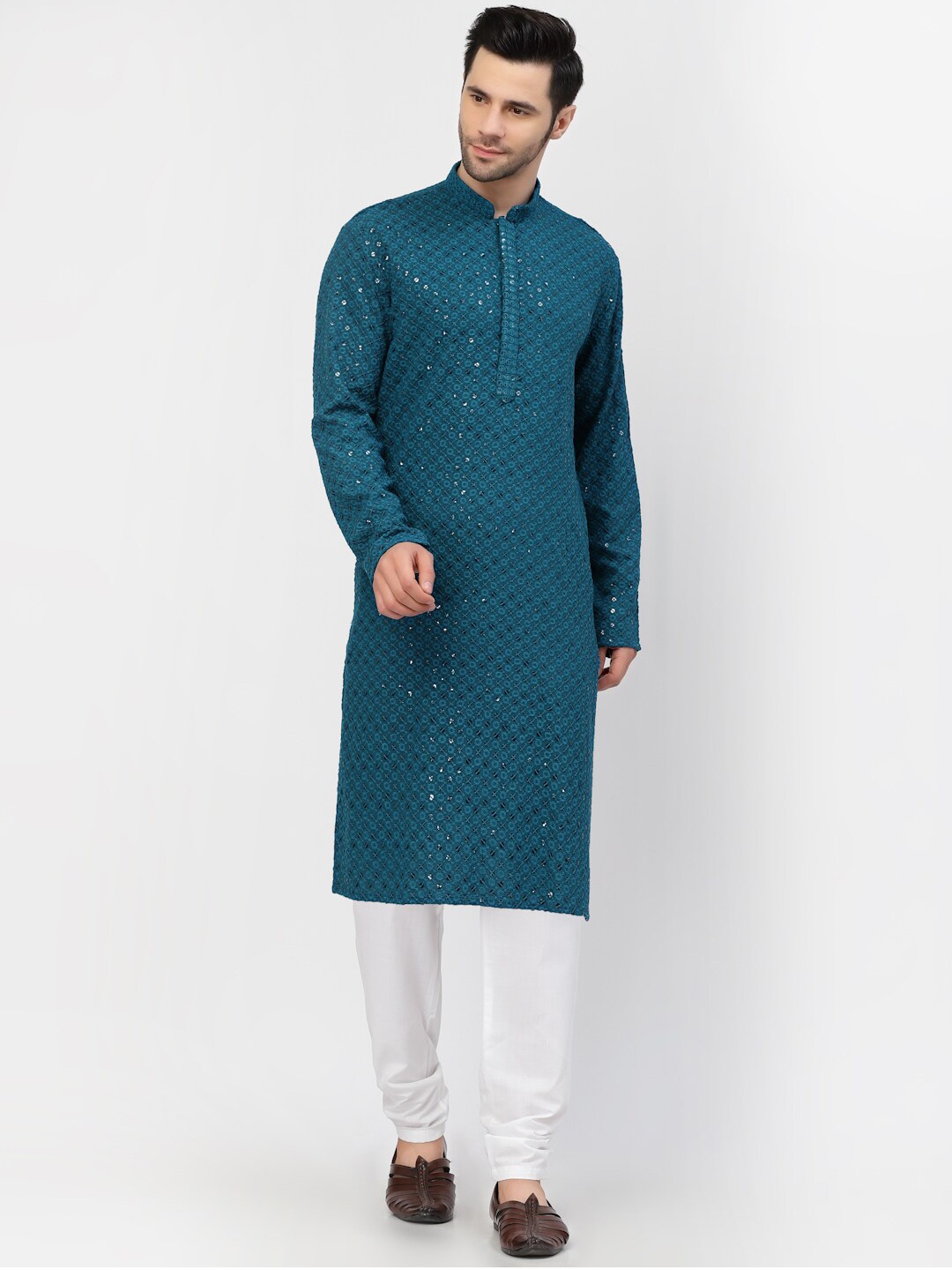 MOHANLAL SONS Men Turquoise Blue Floral Embroidered Sequinned Pure Cotton Kurta with Pyjamas
MOHANLAL SONS Men Turquoise Blue Floral Embroidered Sequinned Pure Cotton Kurta with Pyjamas
