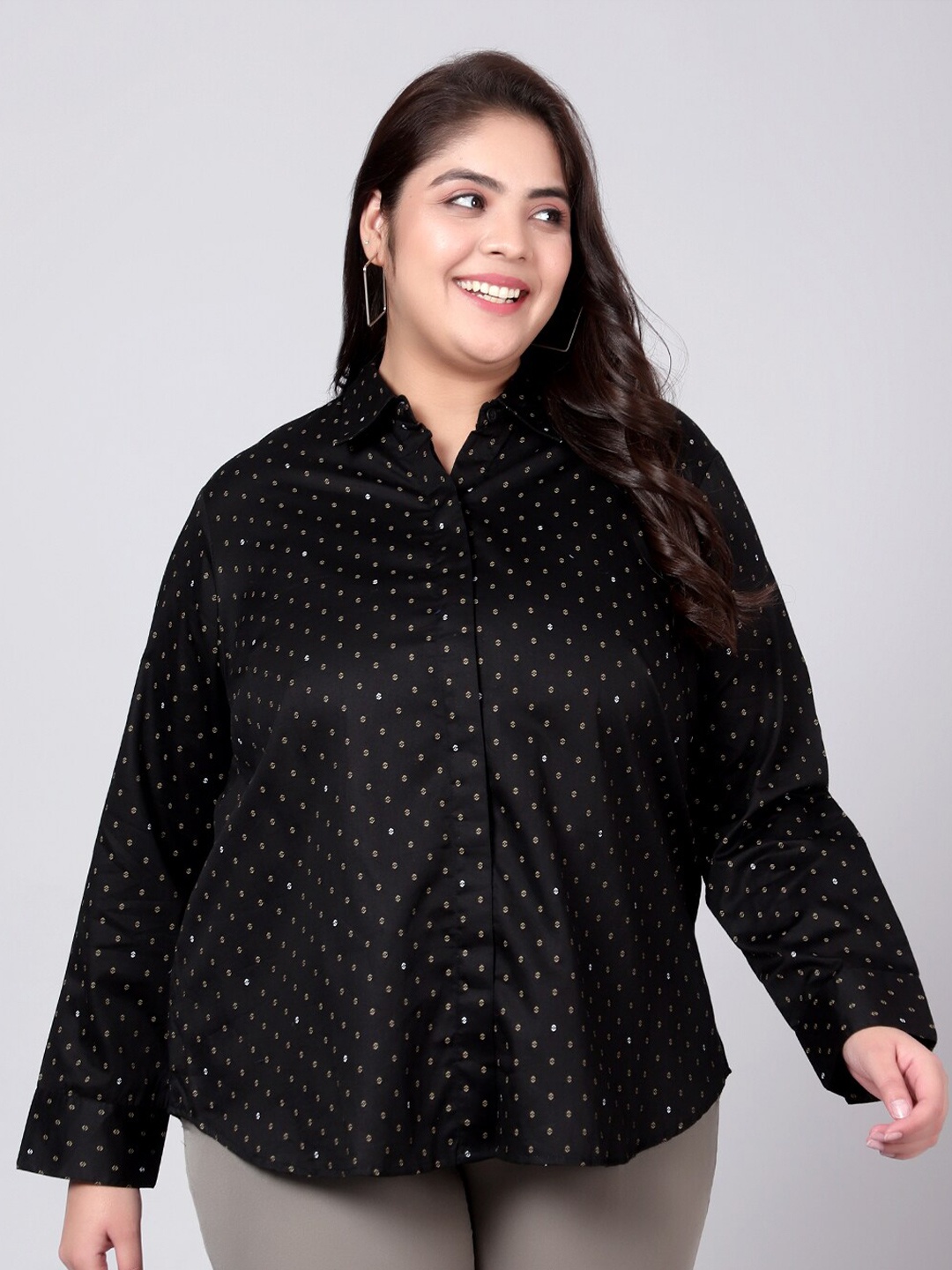 Indietoga Women Black Classic Slim Fit Printed Cotton Plus Size Formal Shirt
Indietoga Women Black Classic Slim Fit Printed Cotton Plus Size Formal Shirt