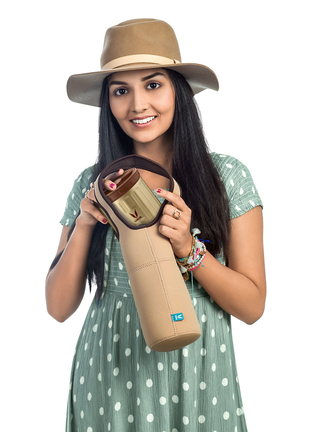 Vaya Gold-Toned & Brown Stainless Steel Lunch Box With Lunch Bag 700ml
Vaya Gold-Toned & Brown Stainless Steel Lunch Box With Lunch Bag 700ml