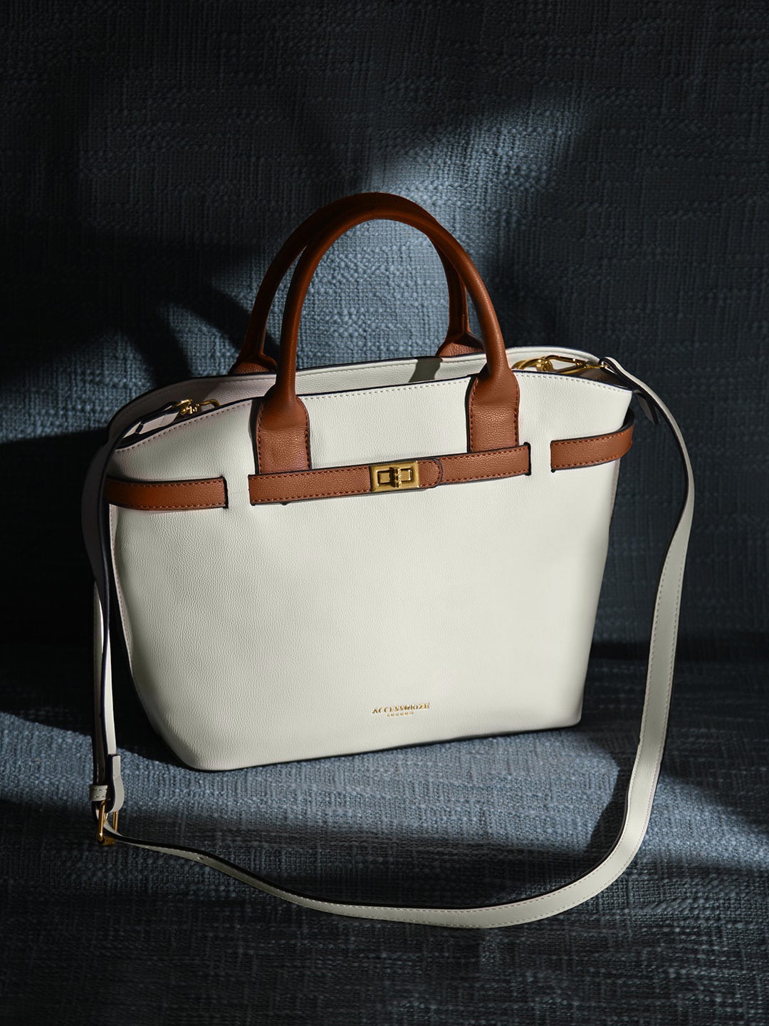 Accessorize London Women's Faux Leather White Rosaline Colorblock Handheld Bag, Beige
Accessorize London Women's Faux Leather White Rosaline Colorblock Handheld Bag, Beige