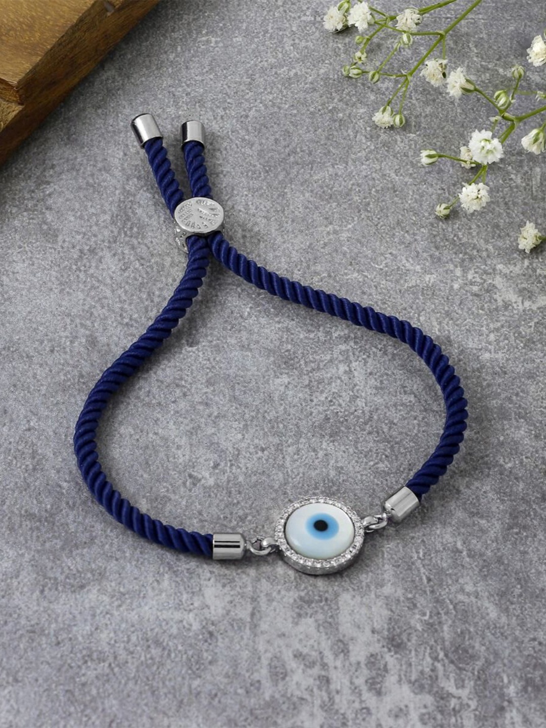 ZIVOM Women Silver-Toned & Blue Brass Cubic Zirconia Antique Silver-Plated Link Bracelet
ZIVOM Women Silver-Toned & Blue Brass Cubic Zirconia Antique Silver-Plated Link Bracelet