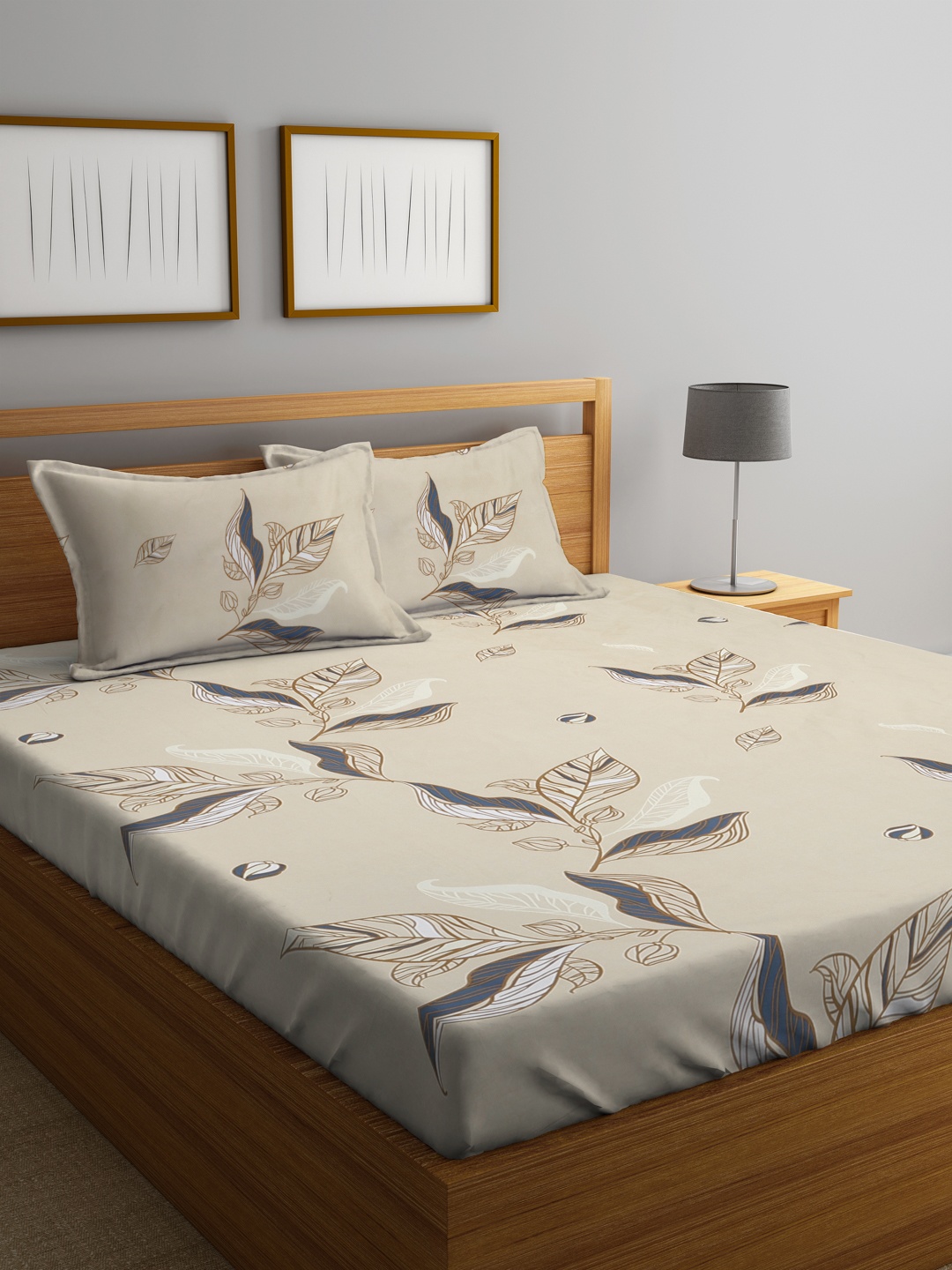 KLOTTHE Beige & White Floral Printed 300 TC Fitted King Bedsheet with 2 Pillow Covers
KLOTTHE Beige & White Floral Printed 300 TC Fitted King Bedsheet with 2 Pillow Covers