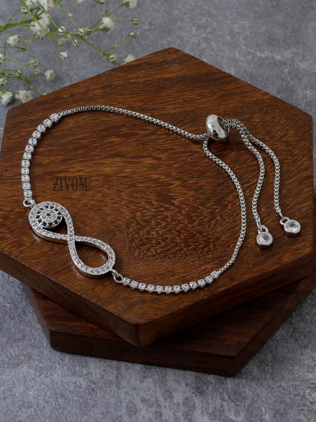 ZIVOM Women Silver-Toned & White Brass Cubic Zirconia Antique Silver-Plated Link Bracelet
ZIVOM Women Silver-Toned & White Brass Cubic Zirconia Antique Silver-Plated Link Bracelet