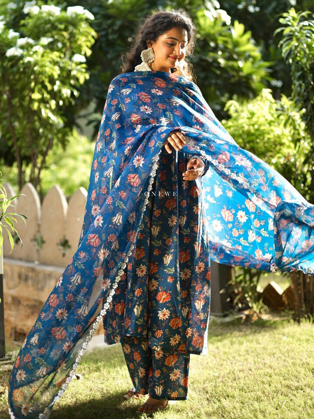 OneWe Women Floral Printed Pleated Pure Cotton Kurta with Trousers & Dupatta, Blue
OneWe Women Floral Printed Pleated Pure Cotton Kurta with Trousers & Dupatta, Blue