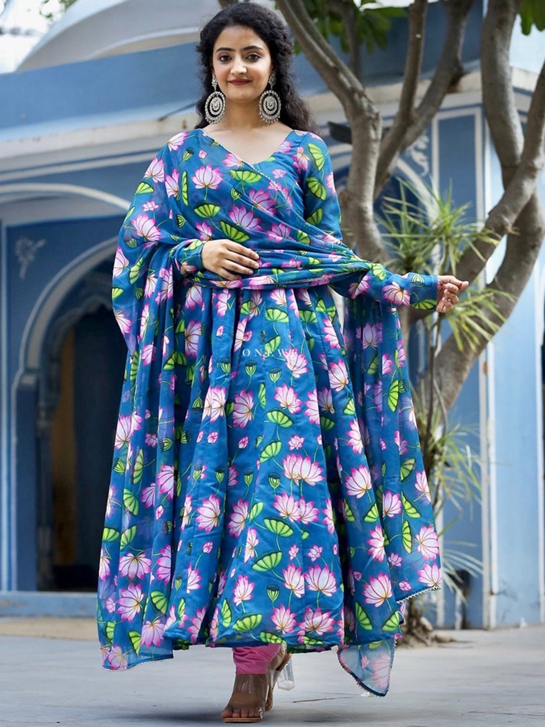 OneWe Women Floral Printed Pleated Chanderi Silk Kurta with Churidar & Dupatta, Blue
OneWe Women Floral Printed Pleated Chanderi Silk Kurta with Churidar & Dupatta, Blue